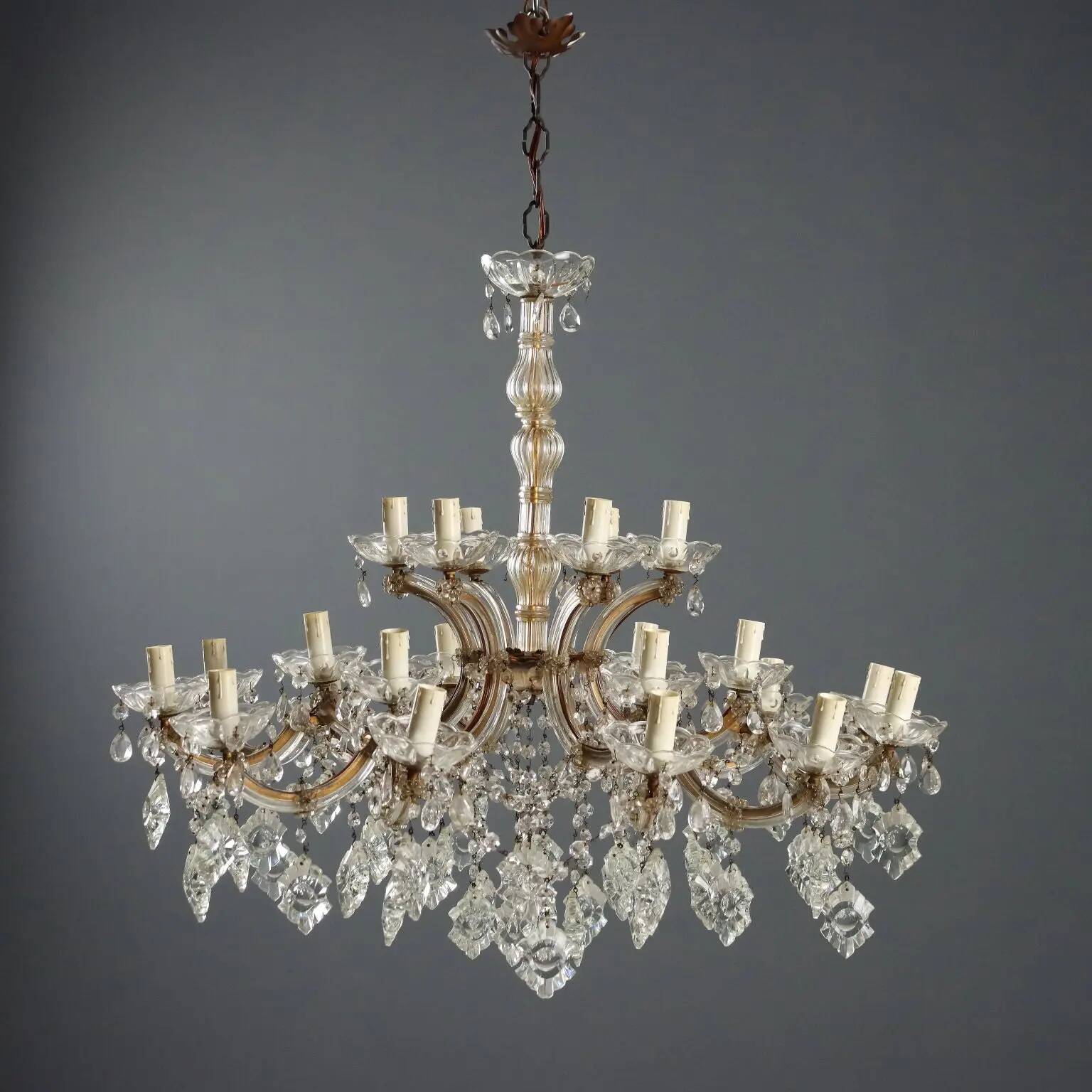Antique style Maria Theresa chandelier 24 lights Italy 20th century