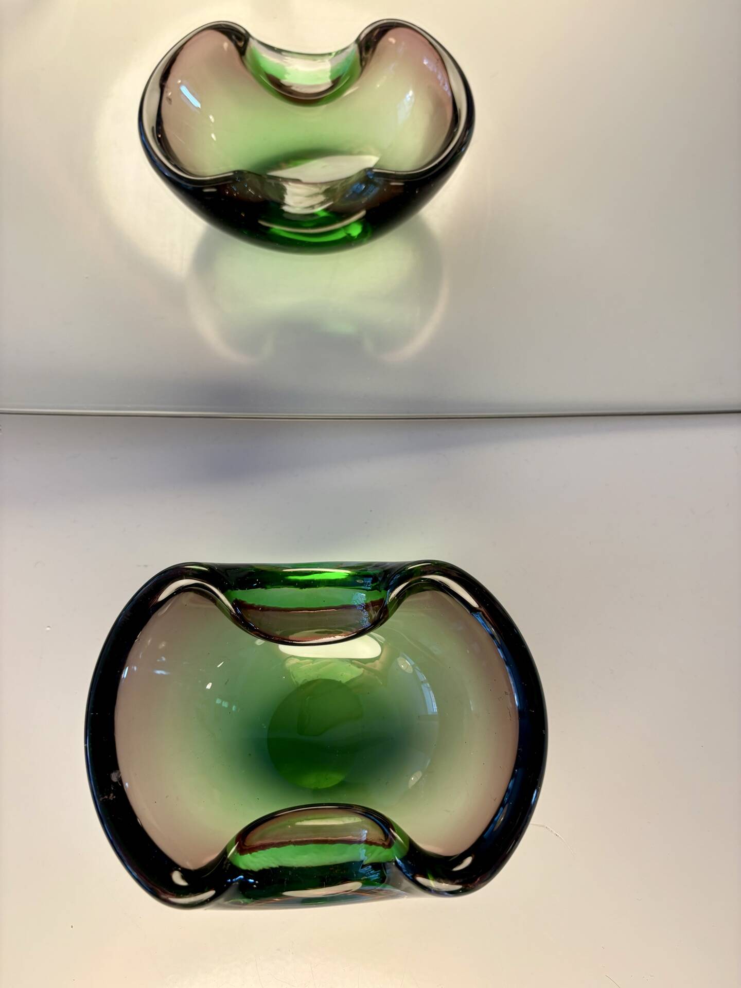 Ashtray / trinket dish in green and pink attributed to Murano 1950/60.