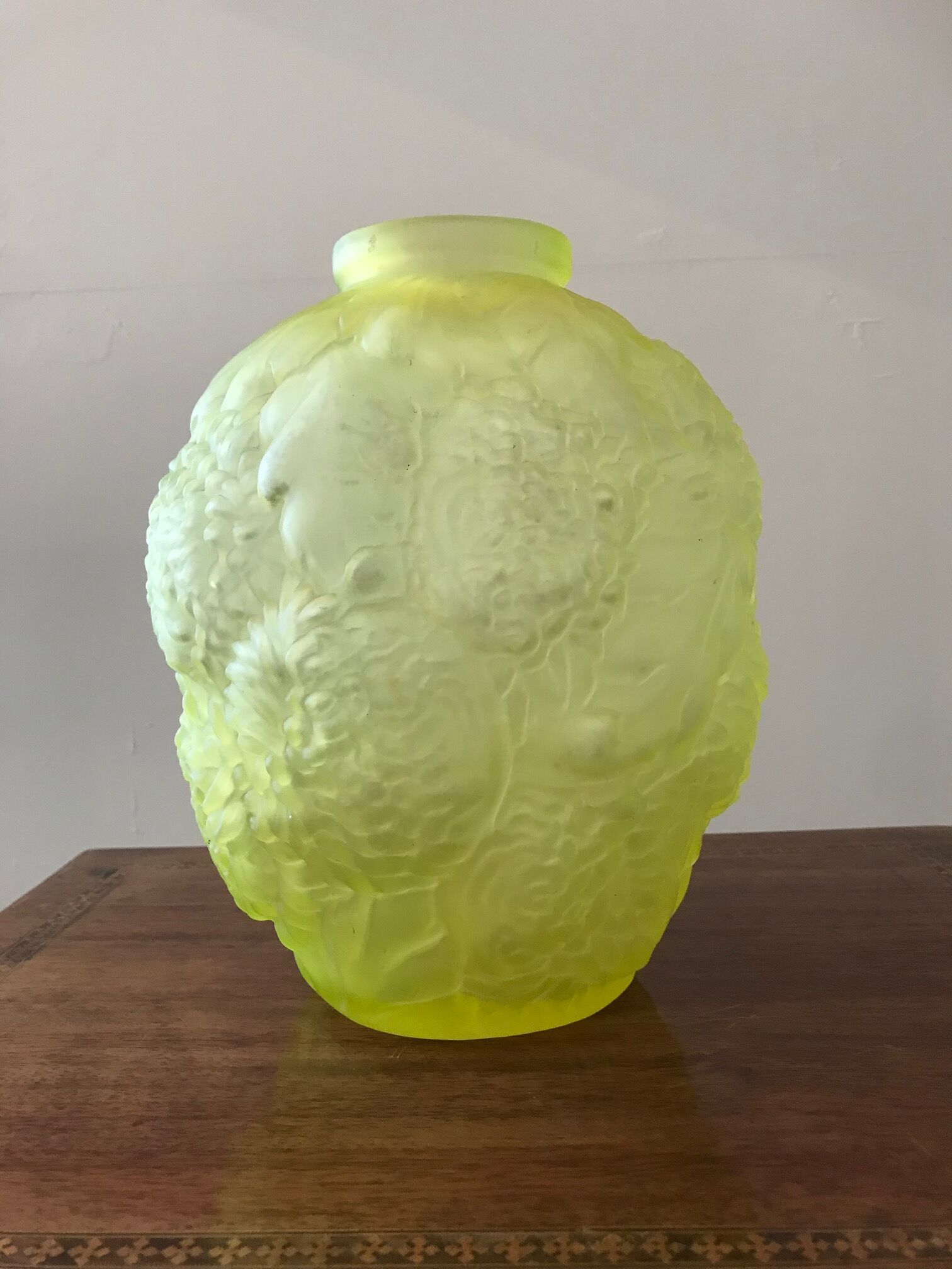 Vase in Uraline with Chrysanthemums