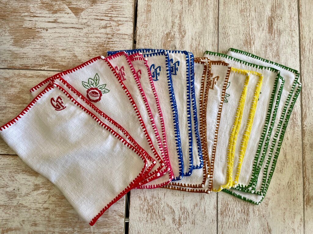12 old hemp embroidered placemats - 39x27 cm