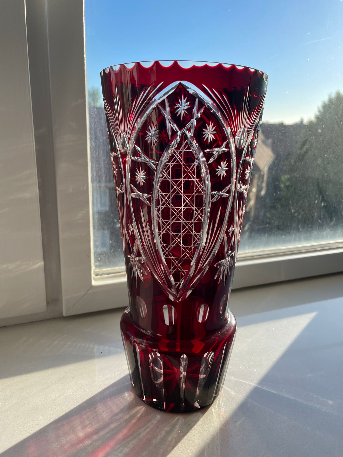 Hand-cut crystal vase, Bohemian or Polish - Vintage - Ruby/Cranberry