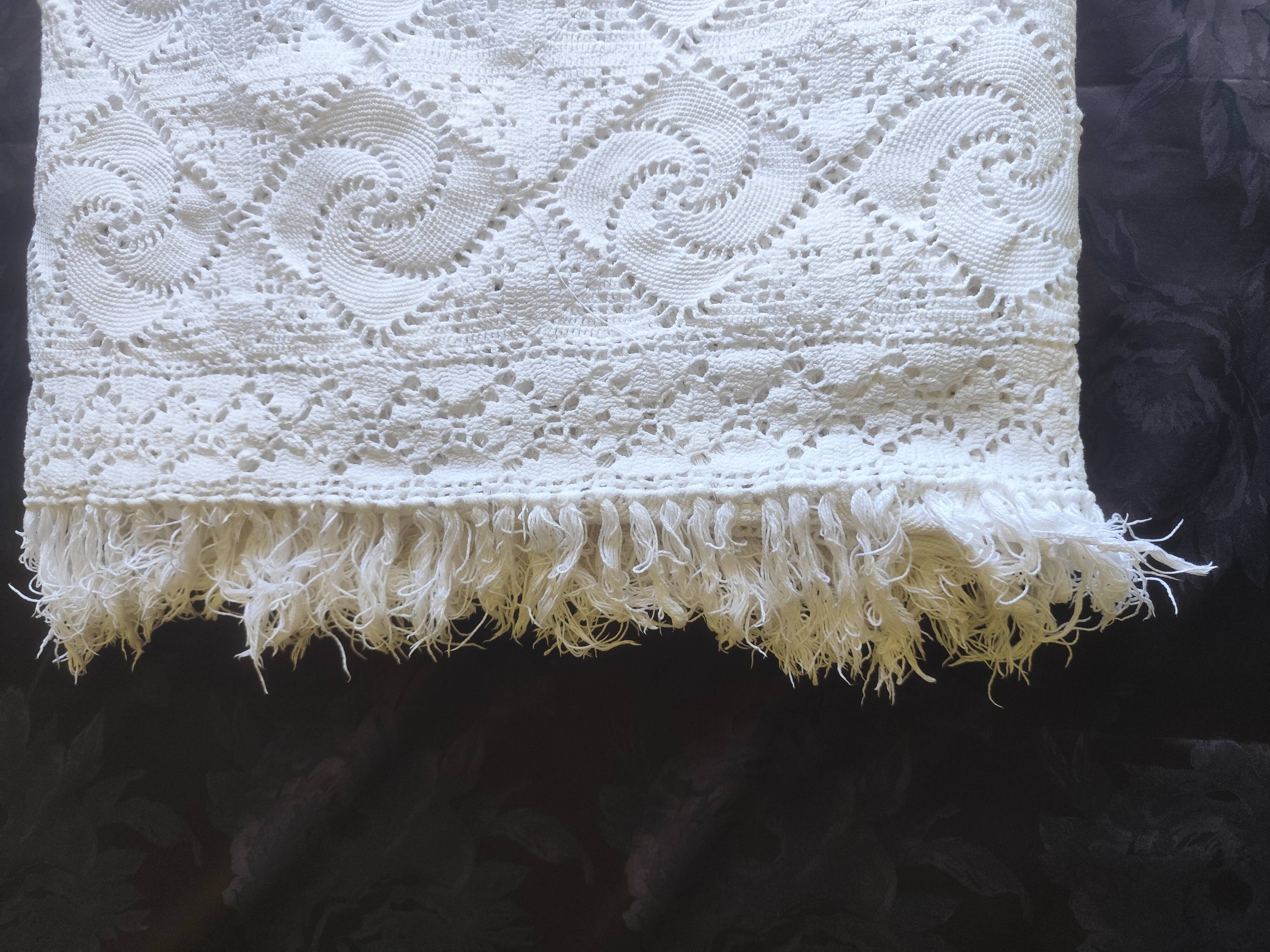 White cotton bedspread, Old crochet bedspread