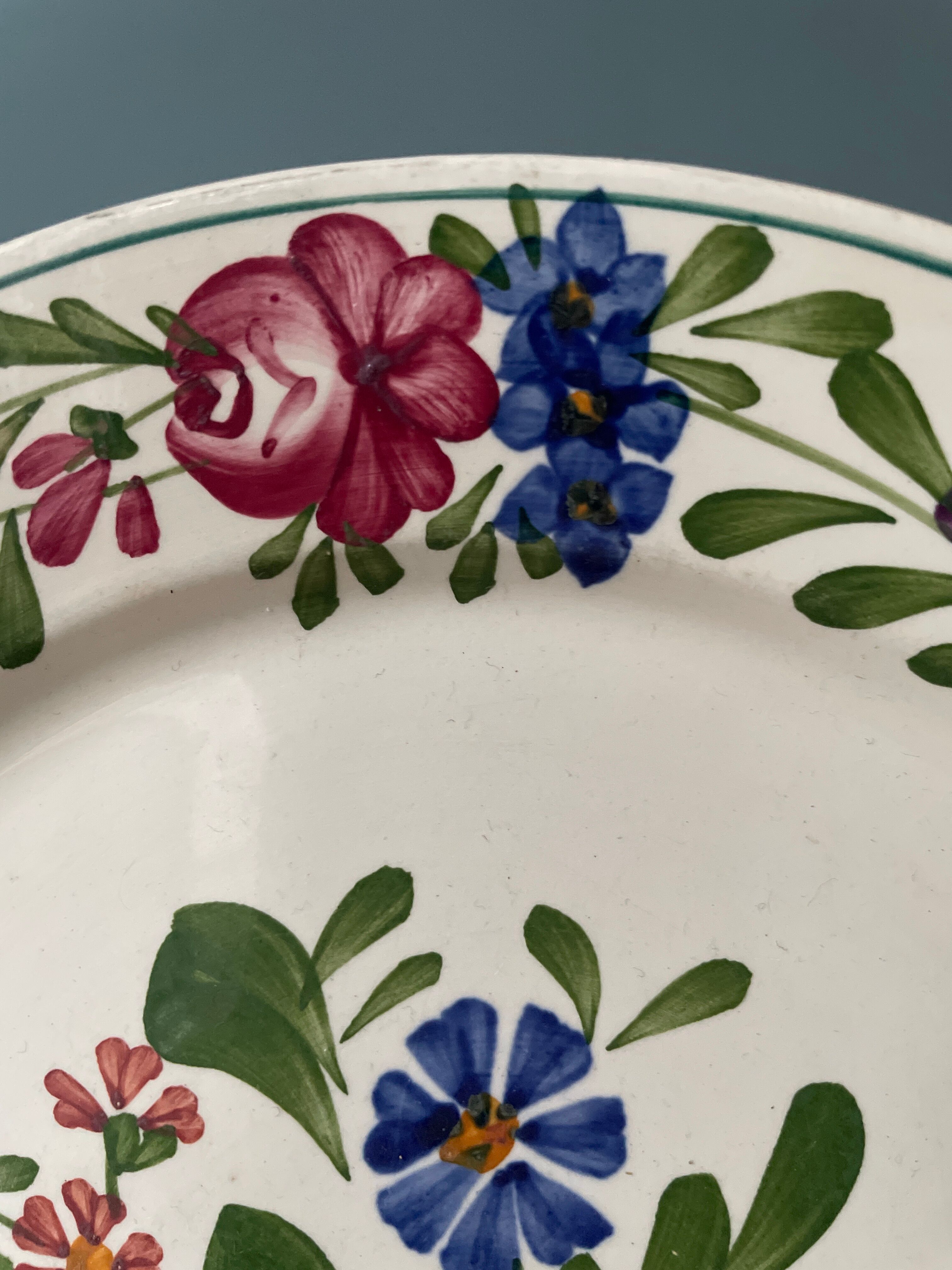 Set of 8 flat plates in Sarreguemines earthenware, model "Rusticana"