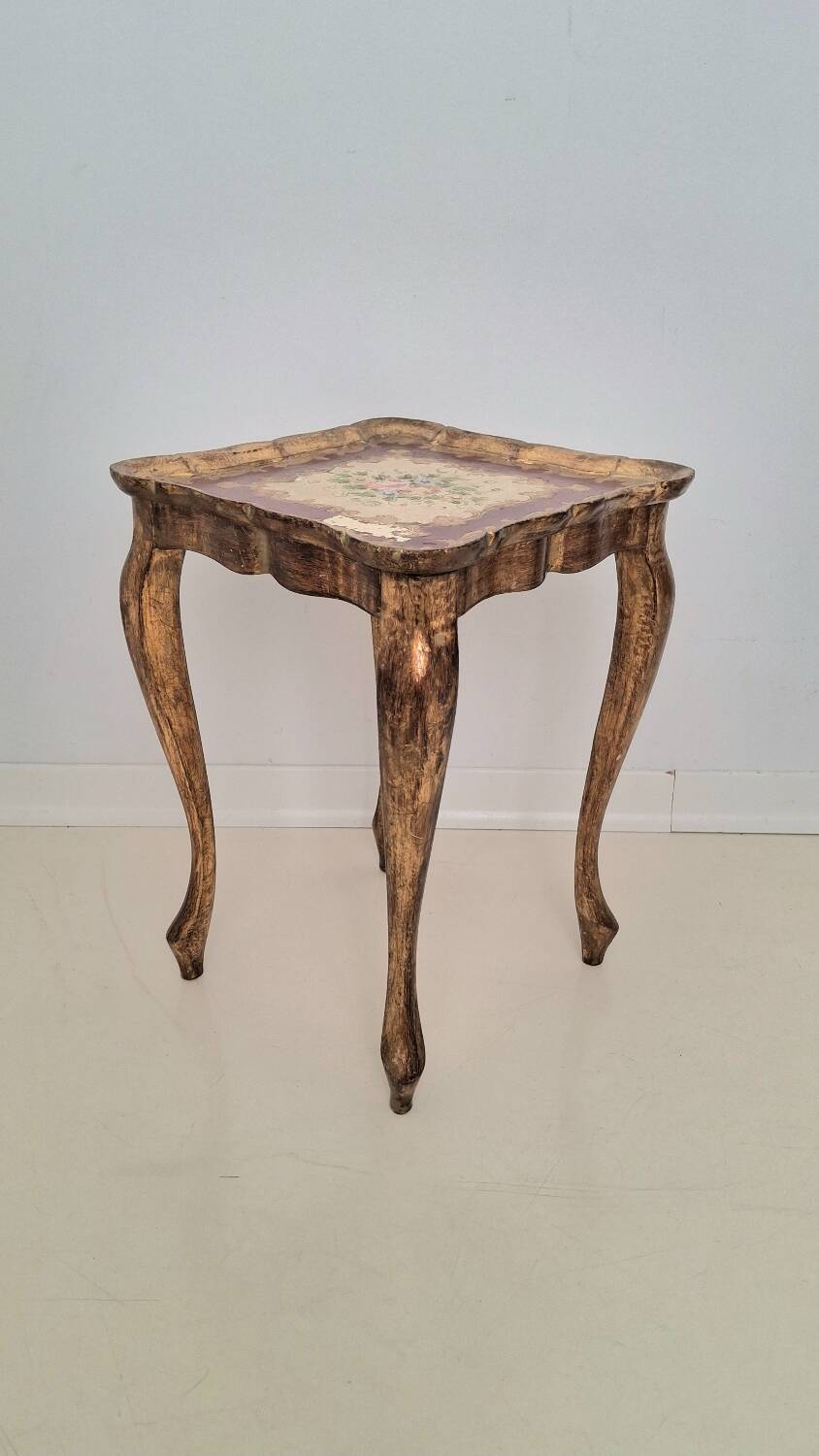 Table d'appoint en bois doré florentin italien du milieu du siècle avec peinture à la main F
