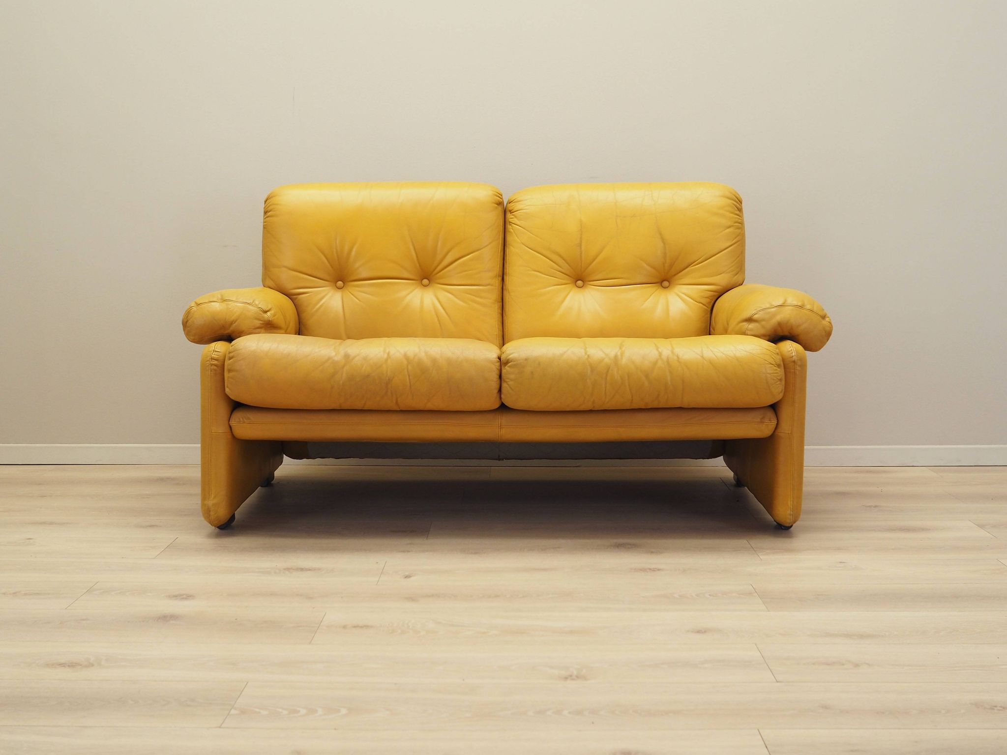 Yellow leather sofa, Italian design, 1960s, manufacturer: B&B Italia, design.