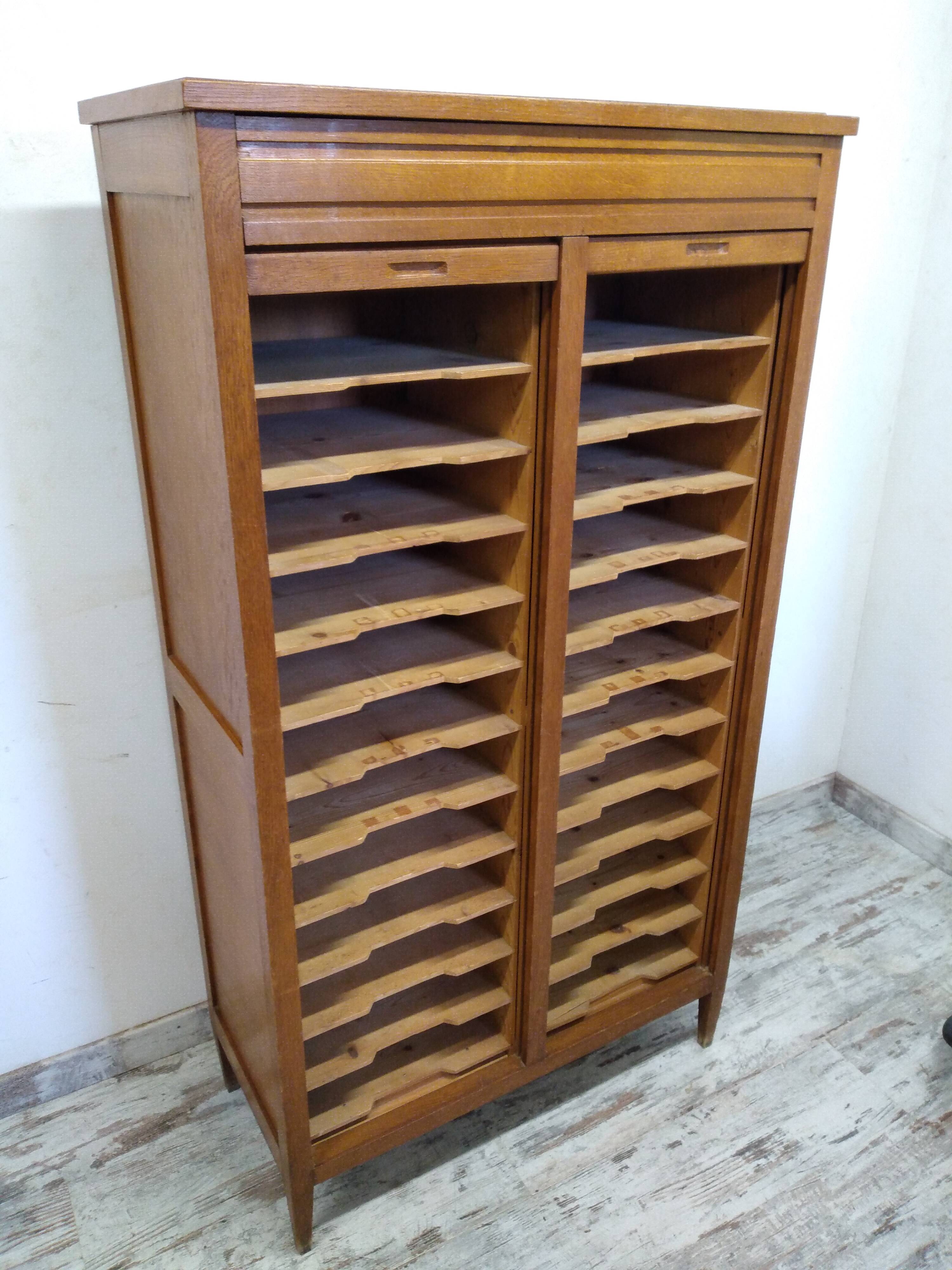 Atypical double curtain file cabinet