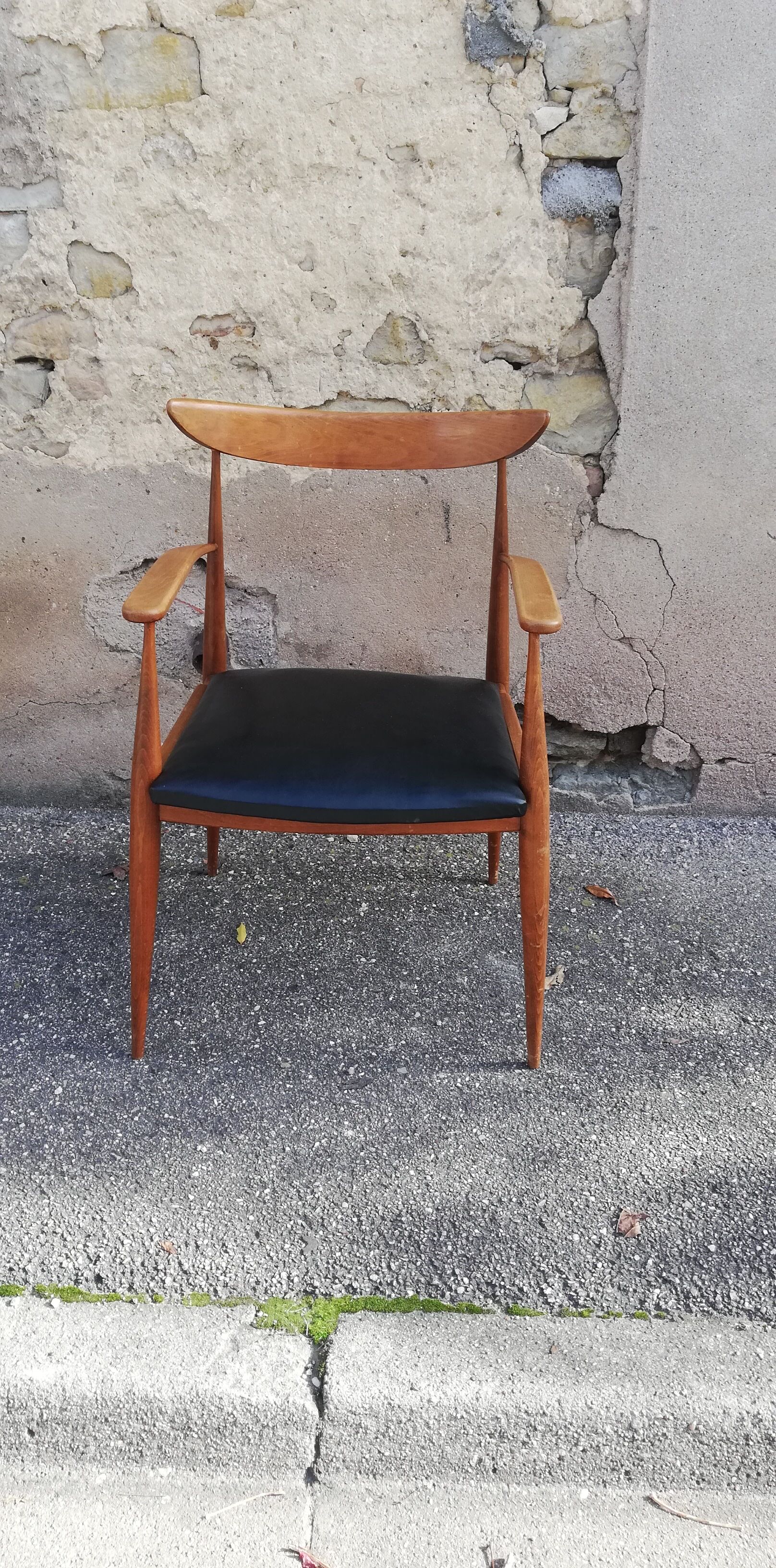 Scandinavian armchair skai black