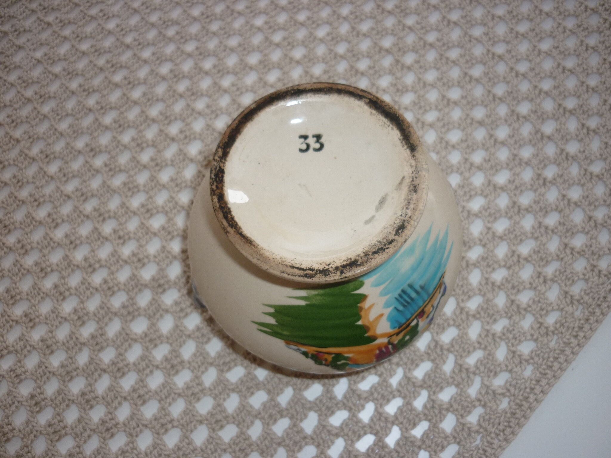 Eard gratinated soup bowl