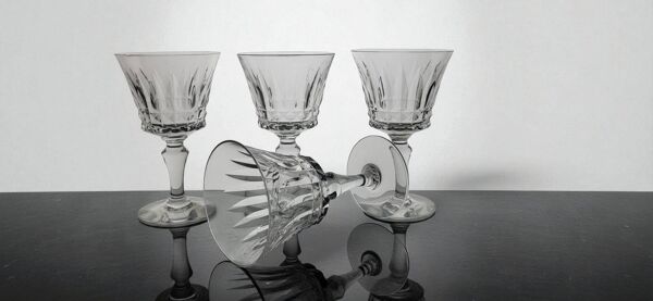 4 verres à vin cristal Baccarat Piccadilly