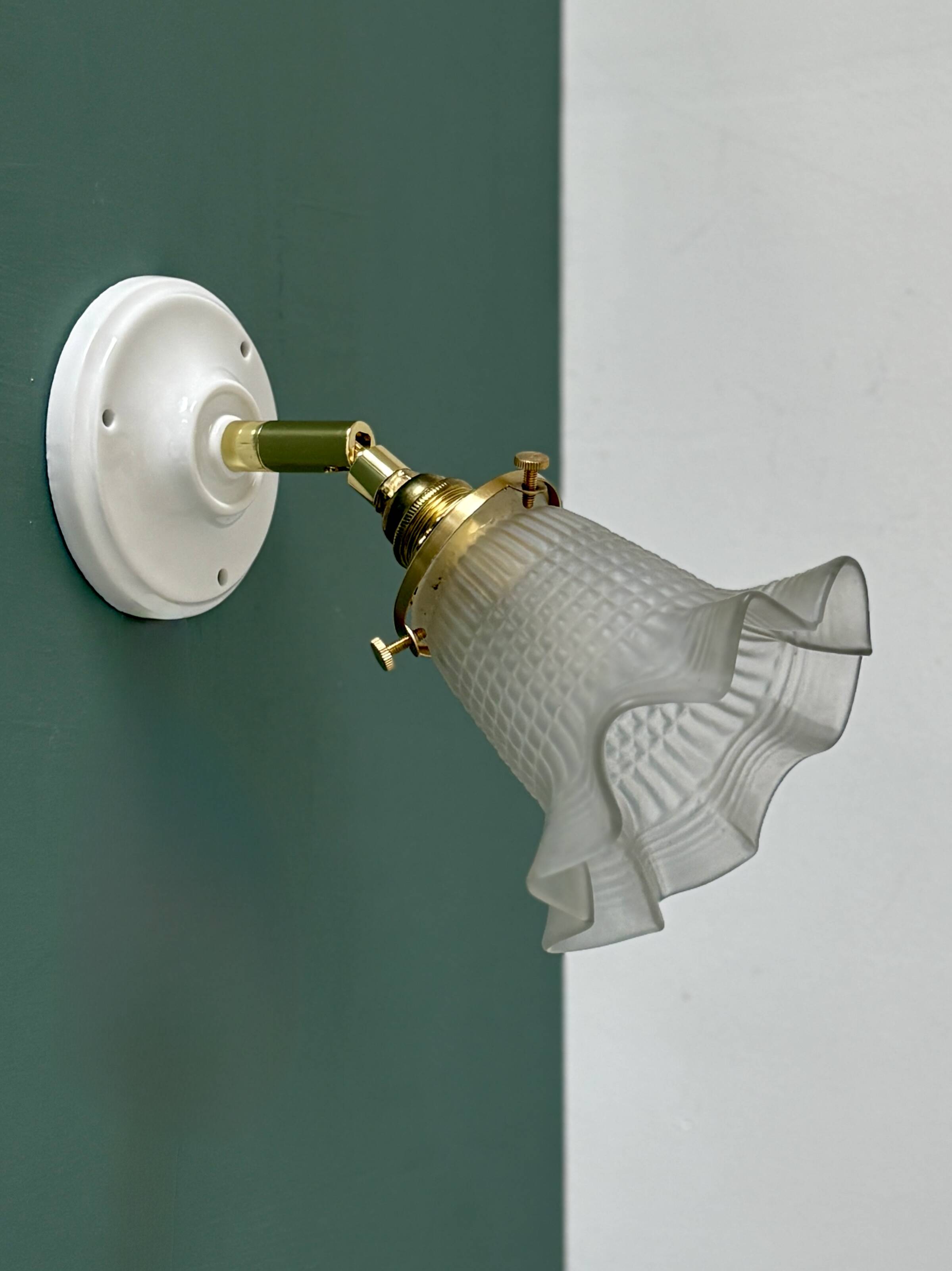 Vintage frosted glass tulip wall light