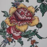 Assiettes plates avec motif floral