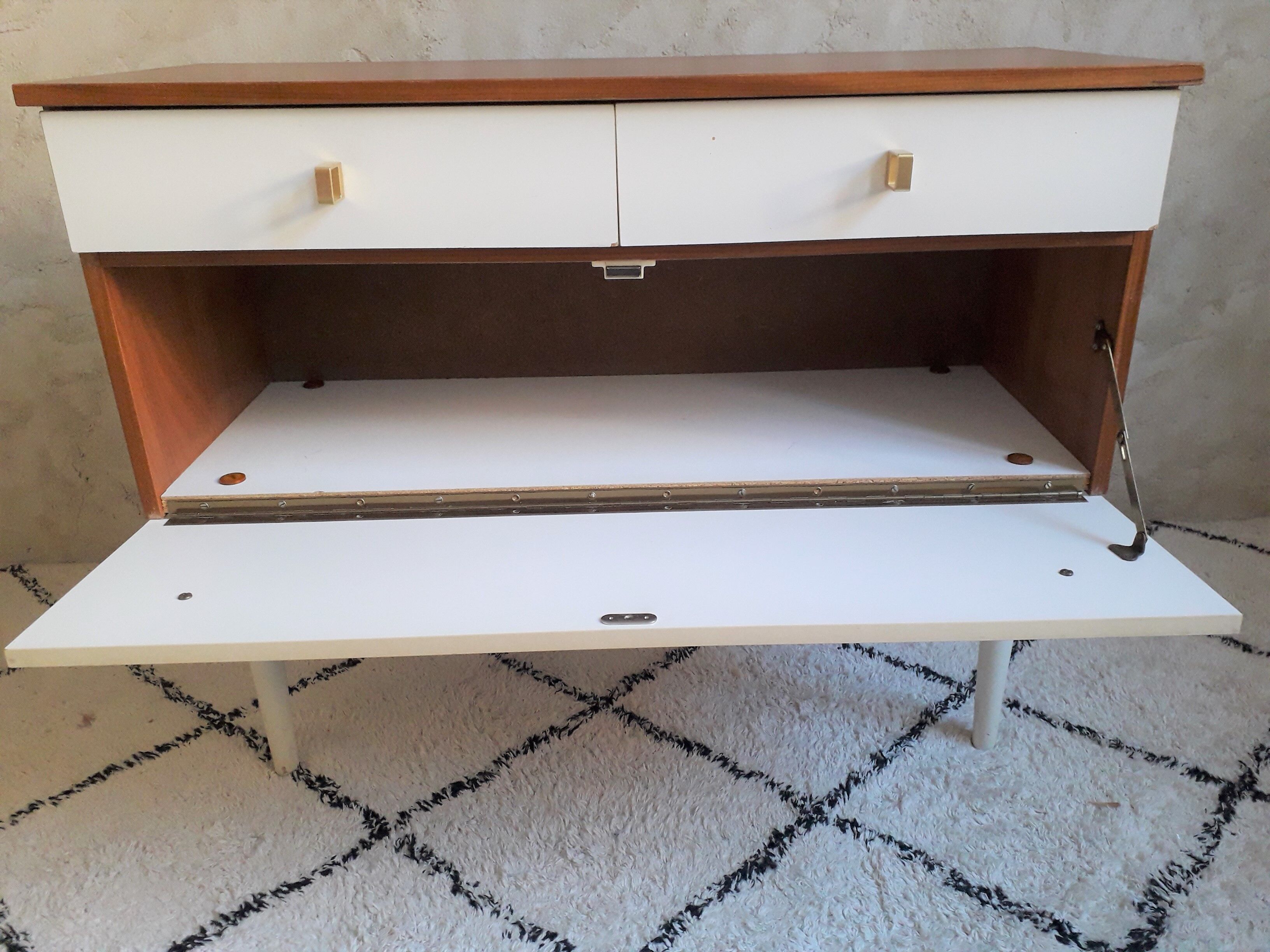 vintage  chest of drawers