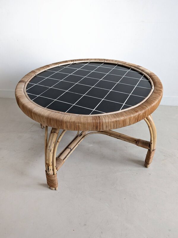 Table basse ronde en rotin et céramique noire, années 1960