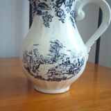 Porcelain creamer or milk pot