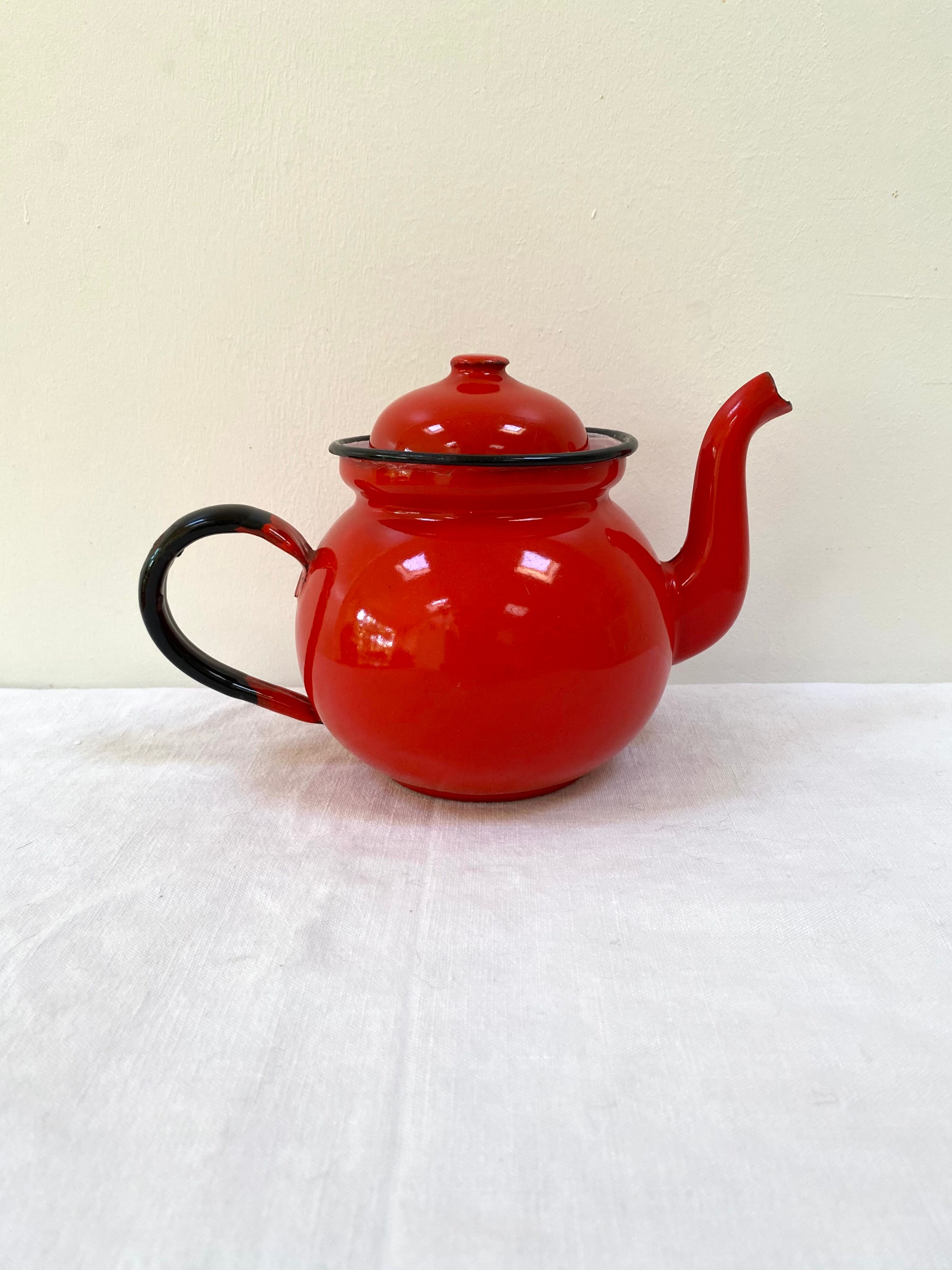 Red enamelled teapot from the 70s