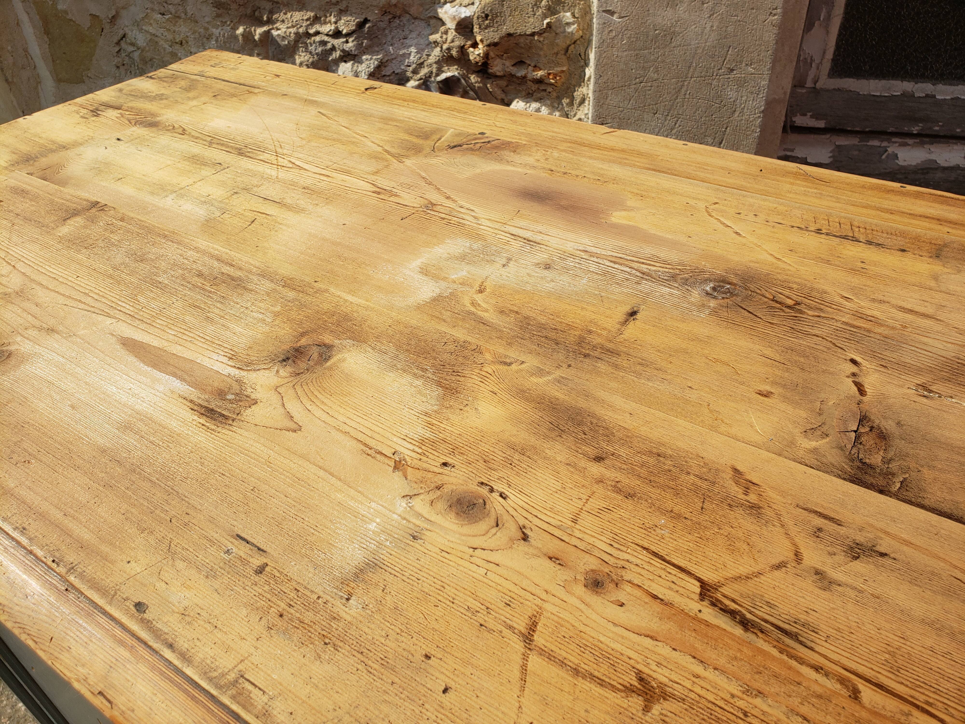 Slate and raw Parisian buffet