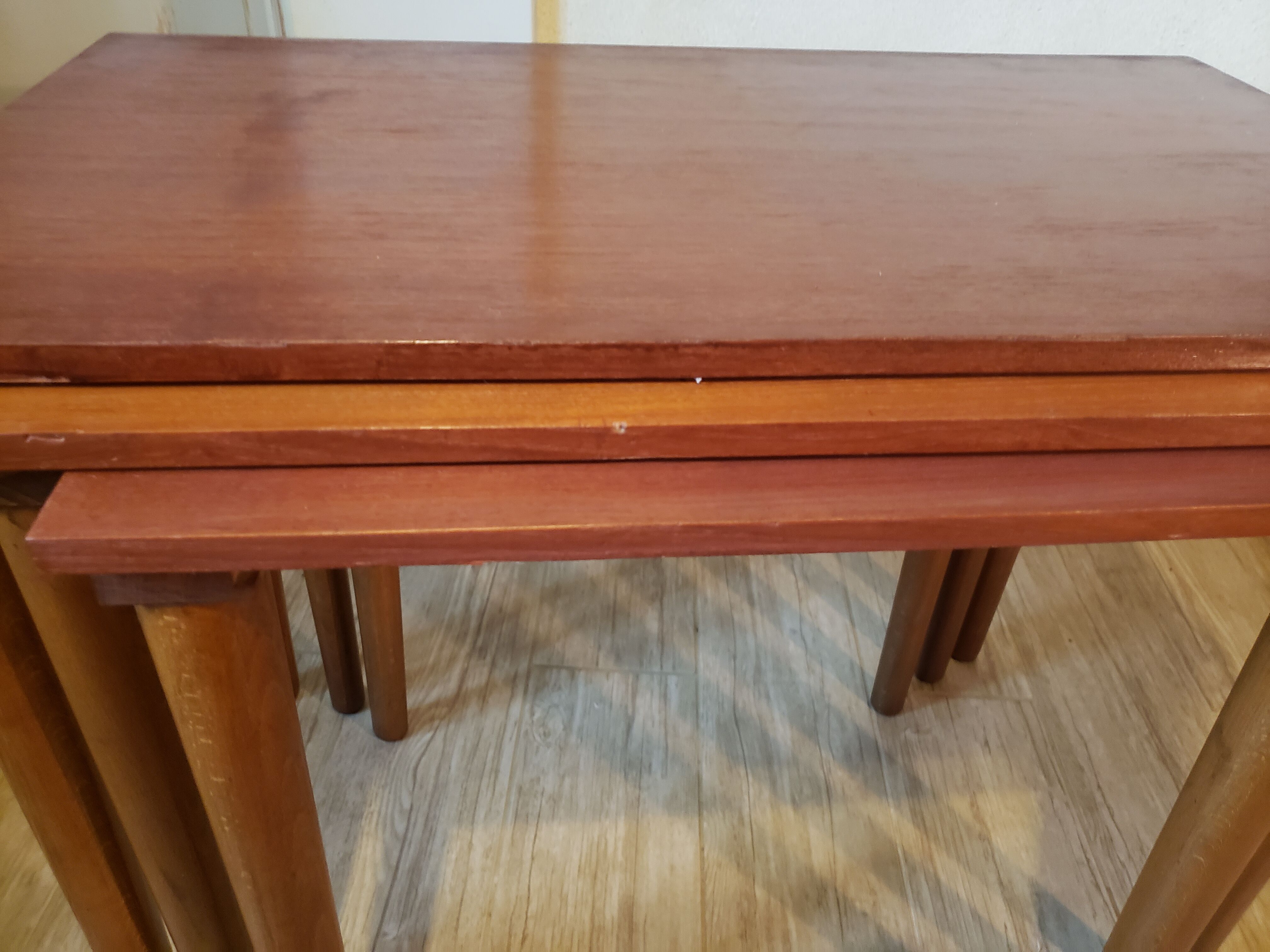 Scandinavian vintage gigognes tables