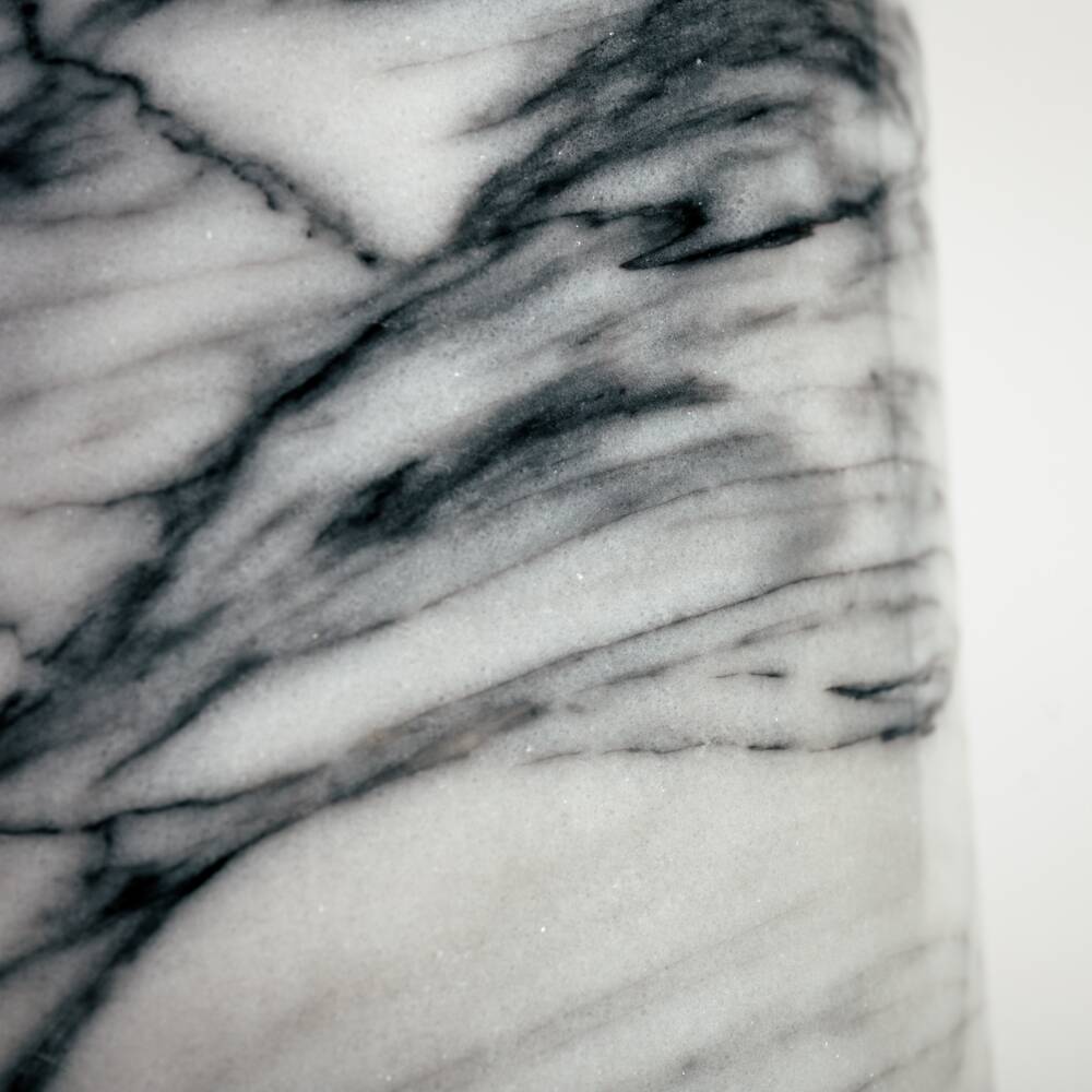 Table à manger ronde en marbre blanc dans le style d'Angelo Mangiarotti