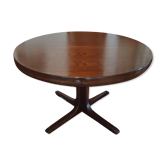 Scandinavian round table