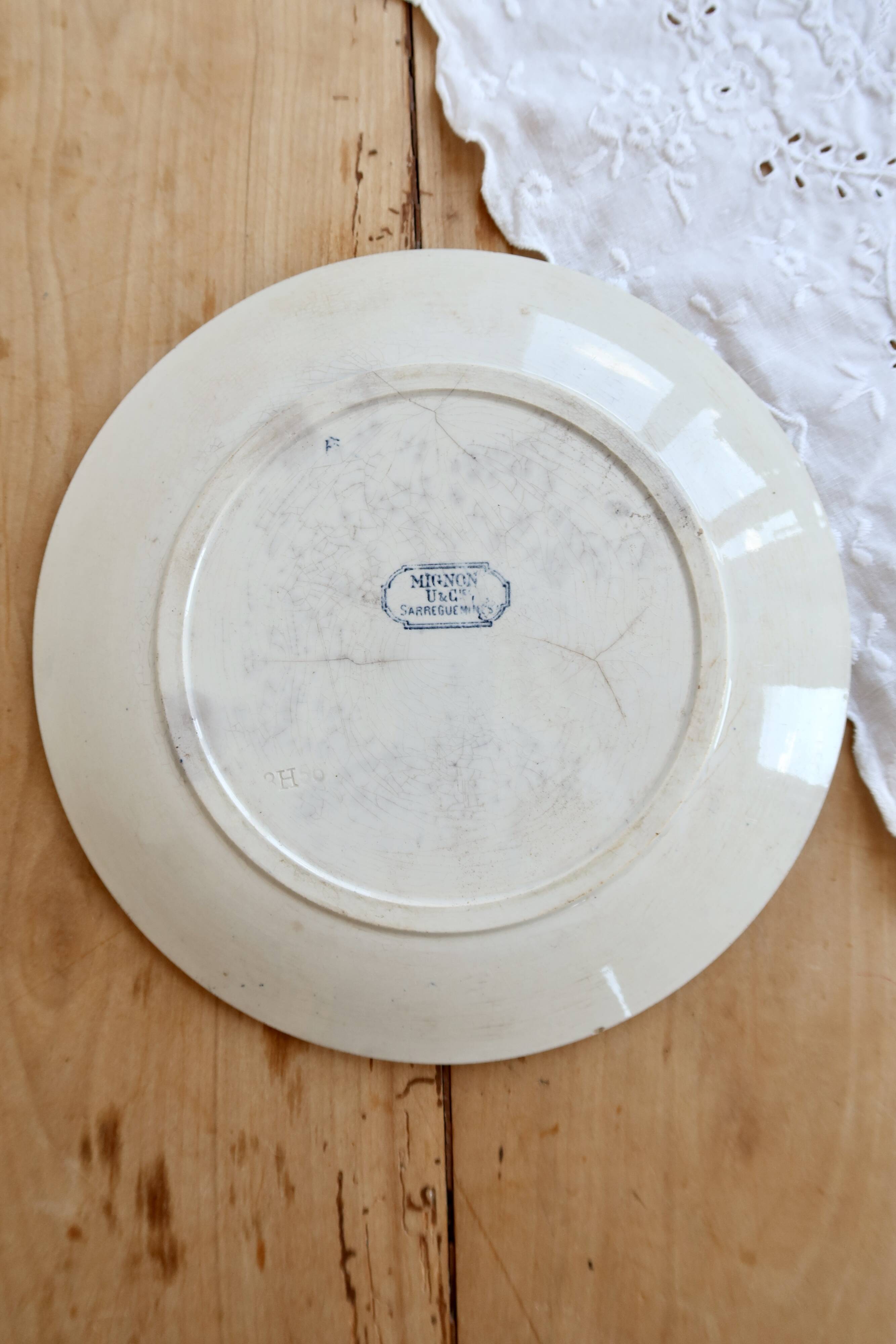 Antique flat plate, ironstone Sarreguemines U&C model Mignon.