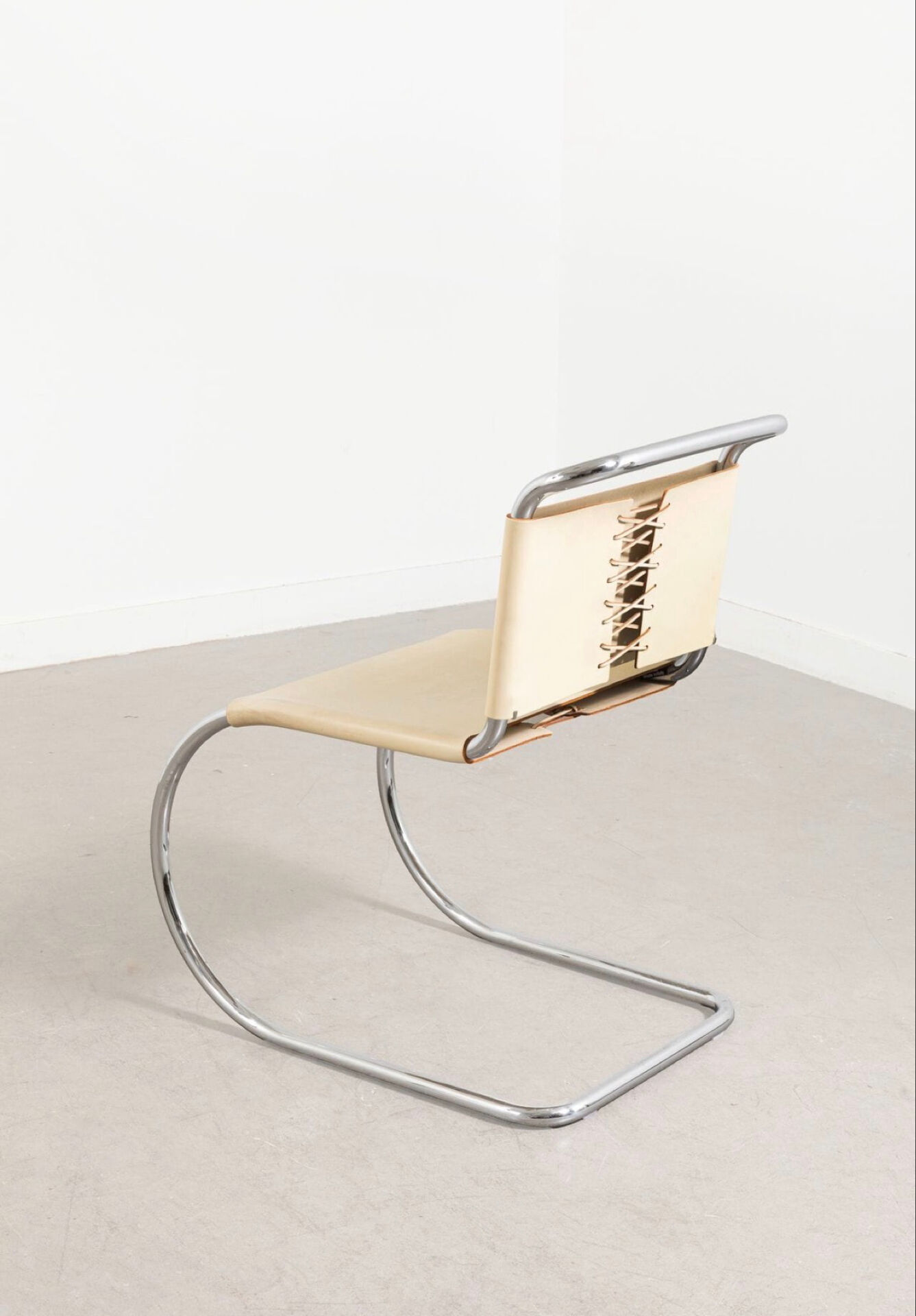 Chair MR10 Ludwig Mies van der Rohe – Knoll – beige leather