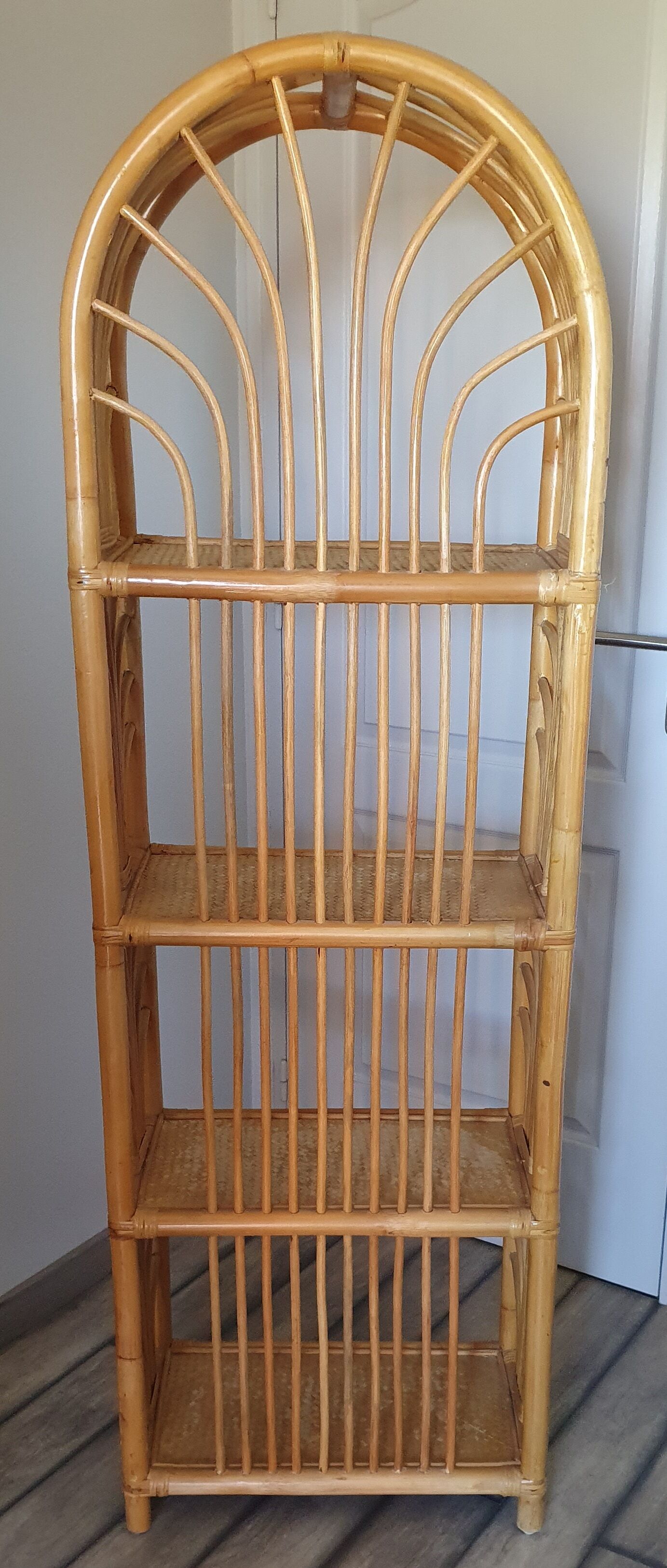 Etagère en rotin