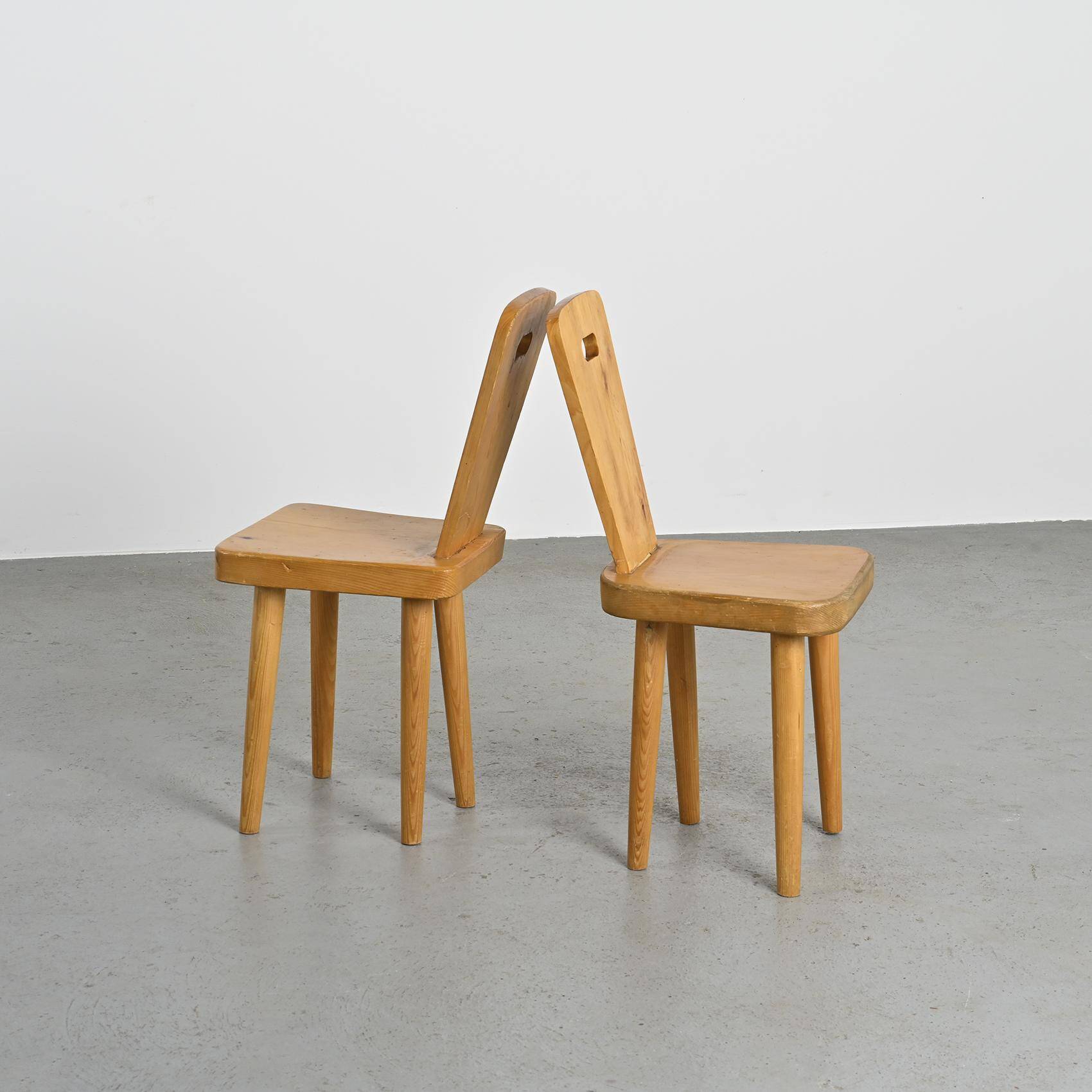 Pair of high-backed chairs by Christian Durupt, Méribel 1960