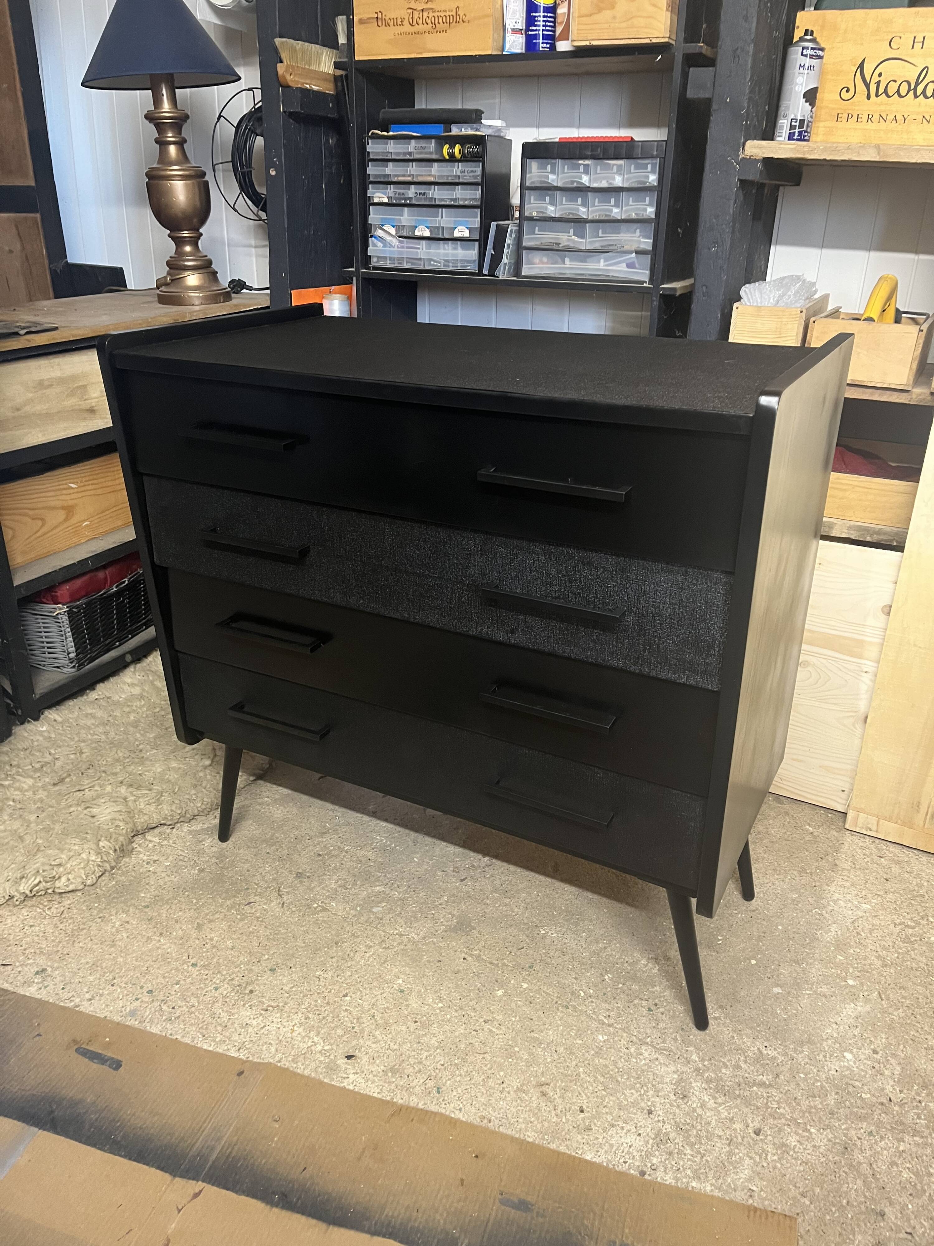 “All black” chest of drawers