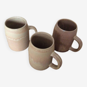 3 mugs en grès