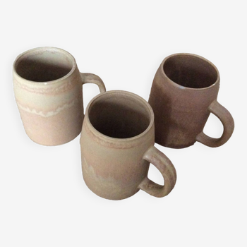 3 stoneware mugs