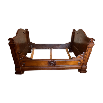 Vintage corner bed