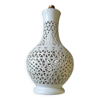 white ceramic lamp