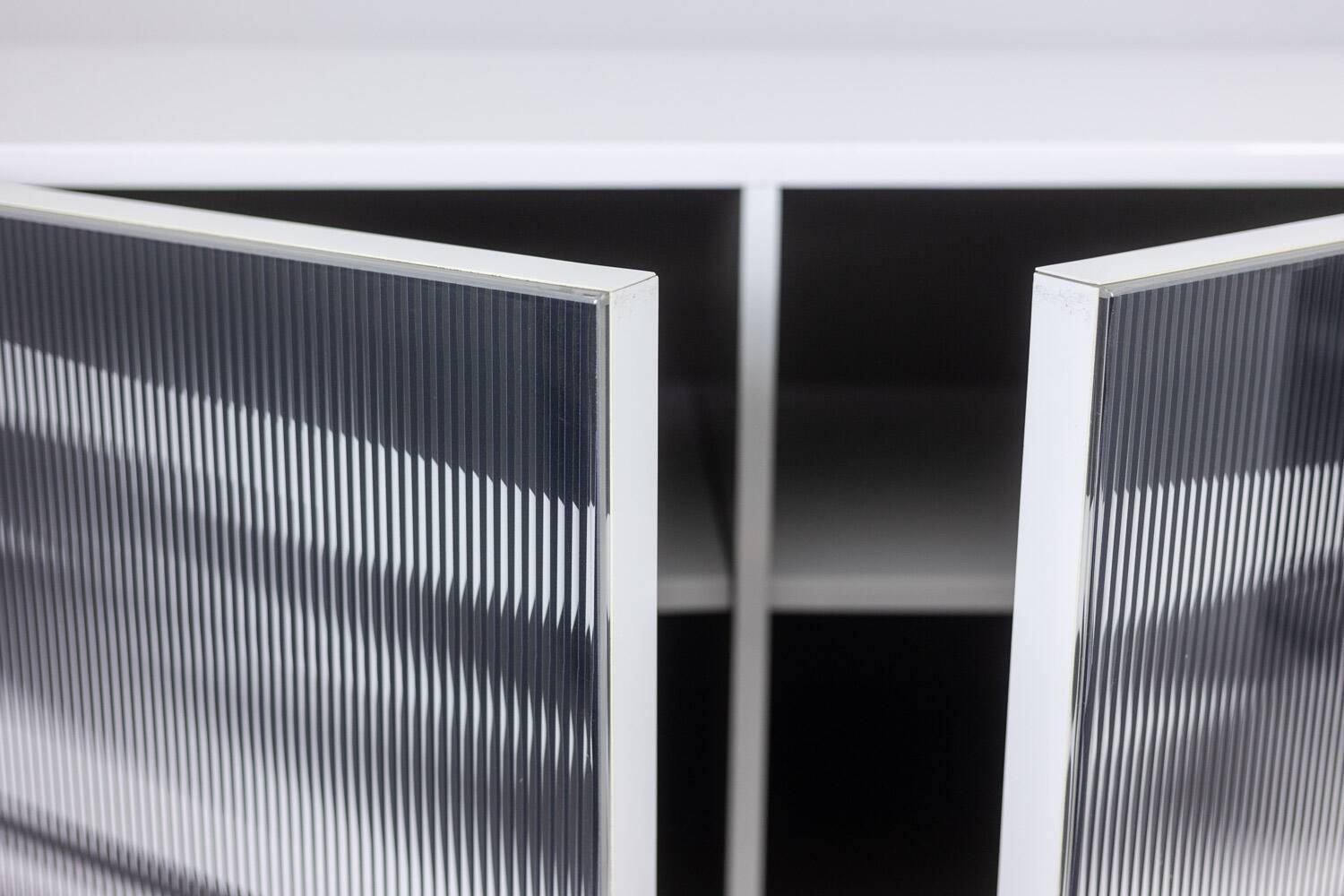 Roche Bobois. Enfilade « cinétique » noire et blanche. Années 1990.