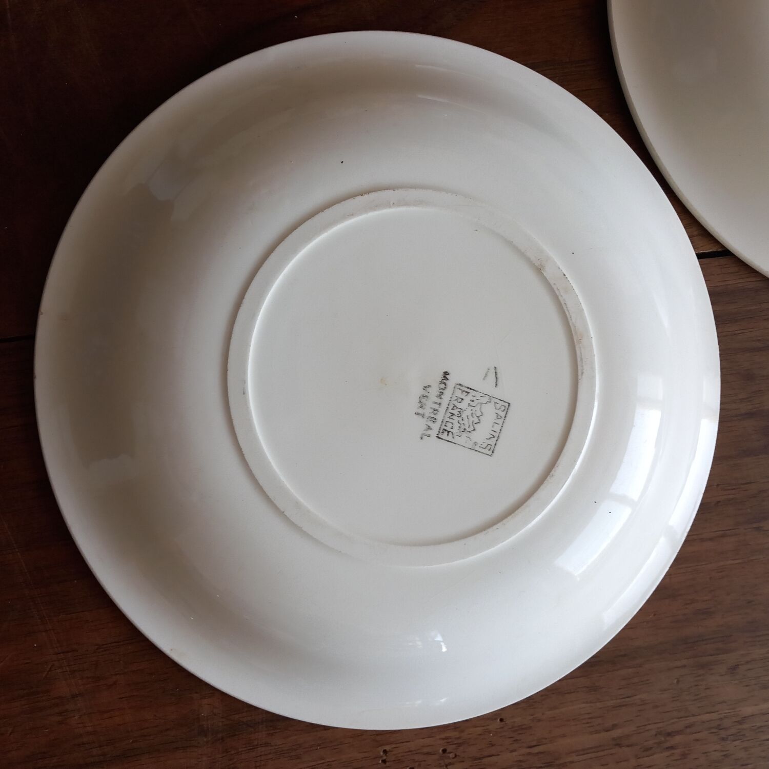 Hollow plates Salins Model MONTREAL