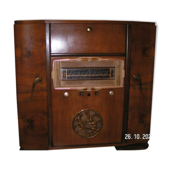 Radio art deco record player