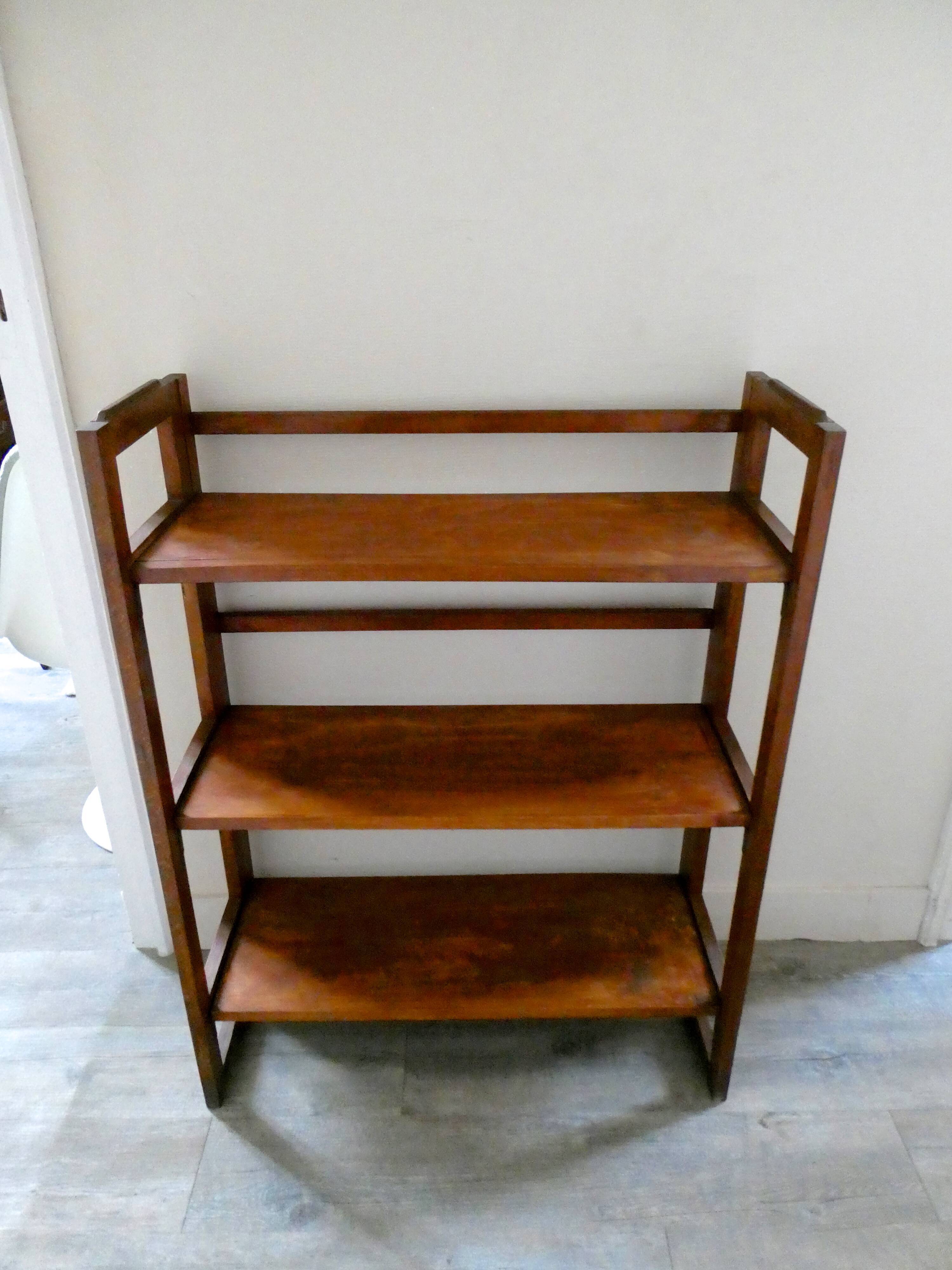 Wooden folding bookseller shelf