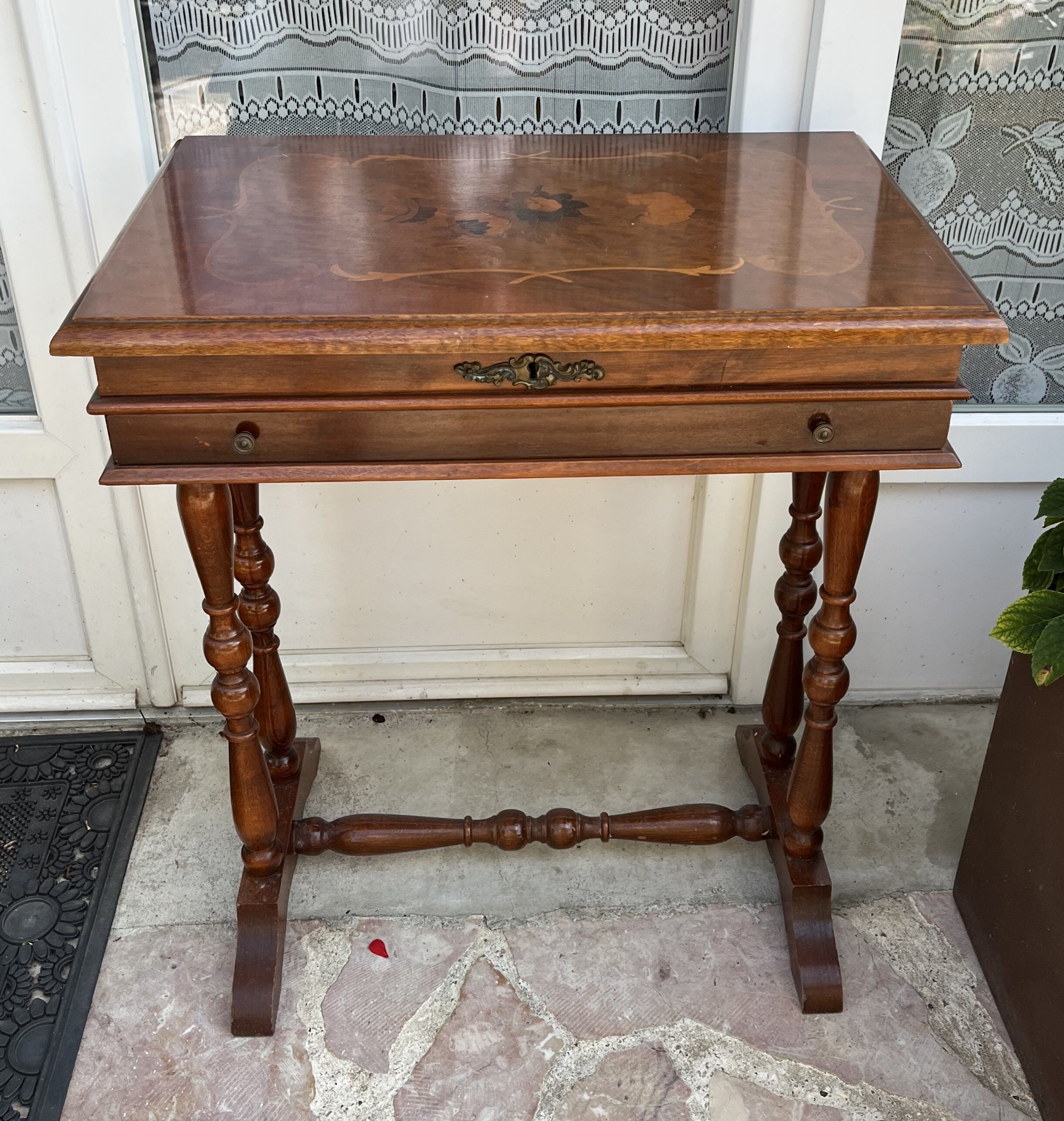 Antique dressing table in inlaid wood