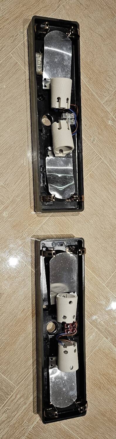 Set of 2 hammered glass wall lights