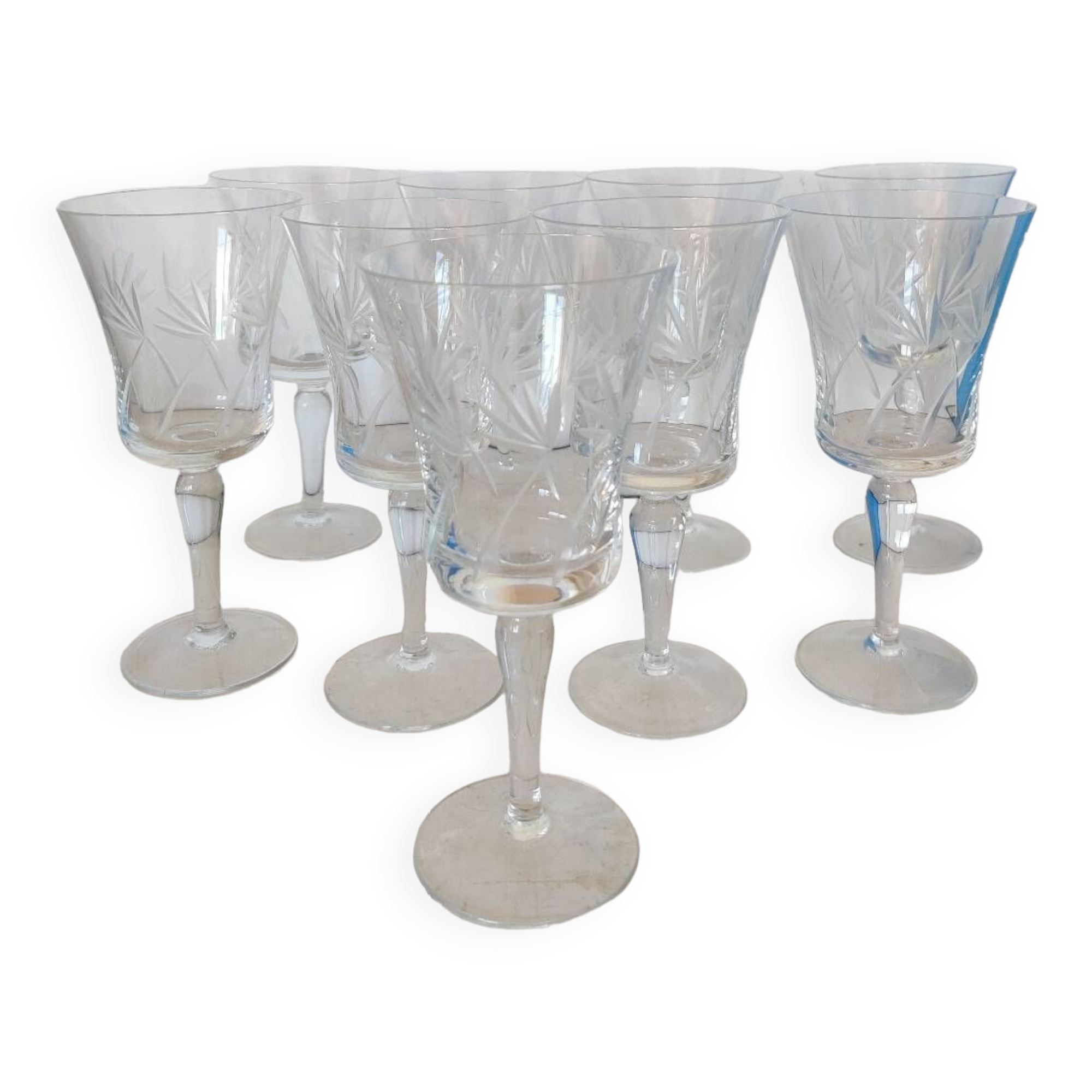 9 verres à pied ciselés cristal 70's