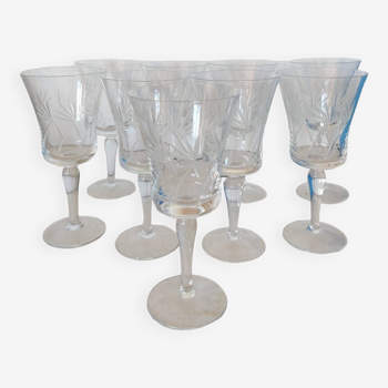 9 verres à pied ciselés cristal 70's