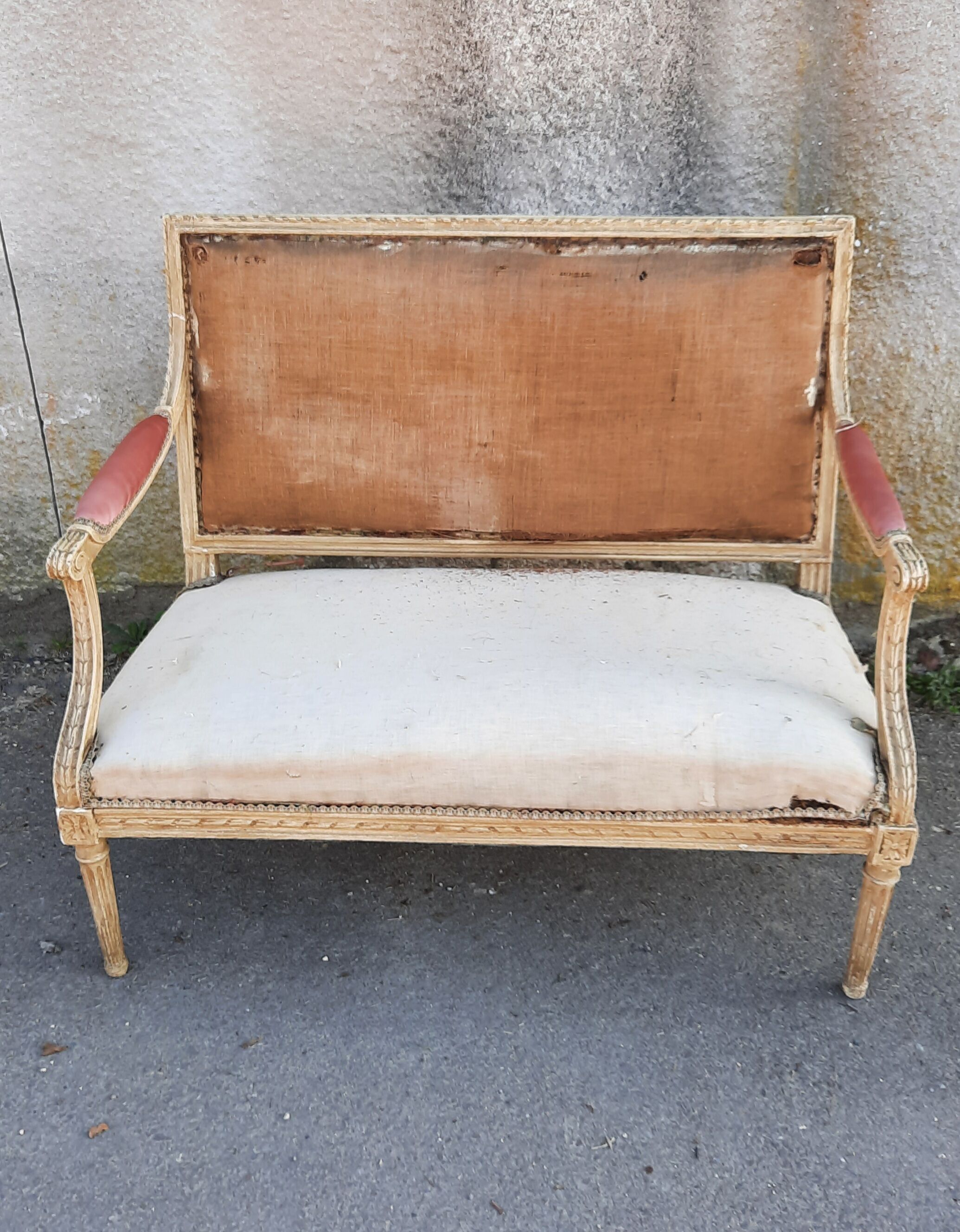 Canapé de style Louis XVI