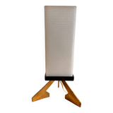 Tripod table lamp