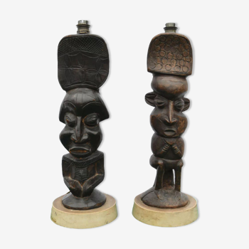 Paire de pieds de lampe en bois sculpté style africain