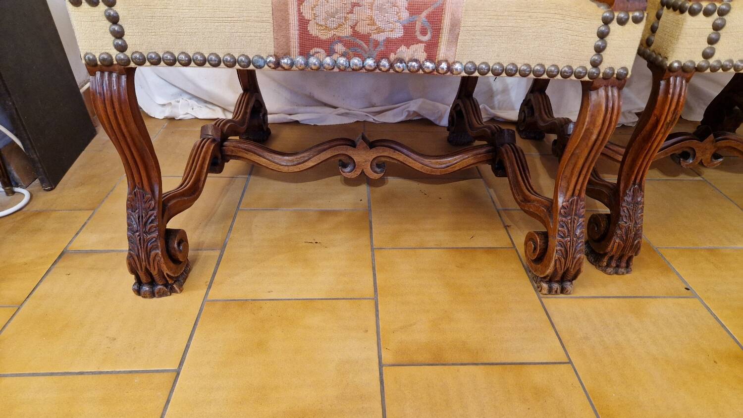 Pair of Renaissance armchairs