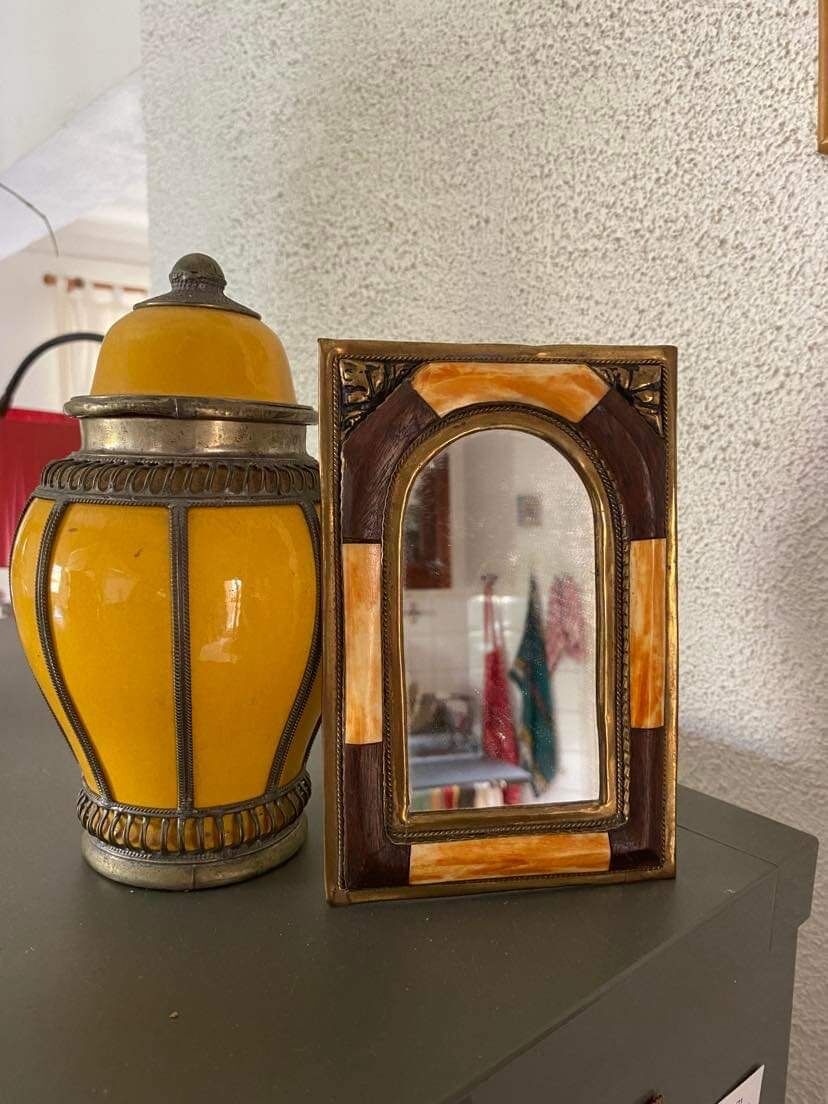 Mirror shaped window, 11x17 cm