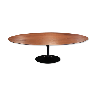 'Tulip' dining table by Eero Saarinen for Knoll Studio