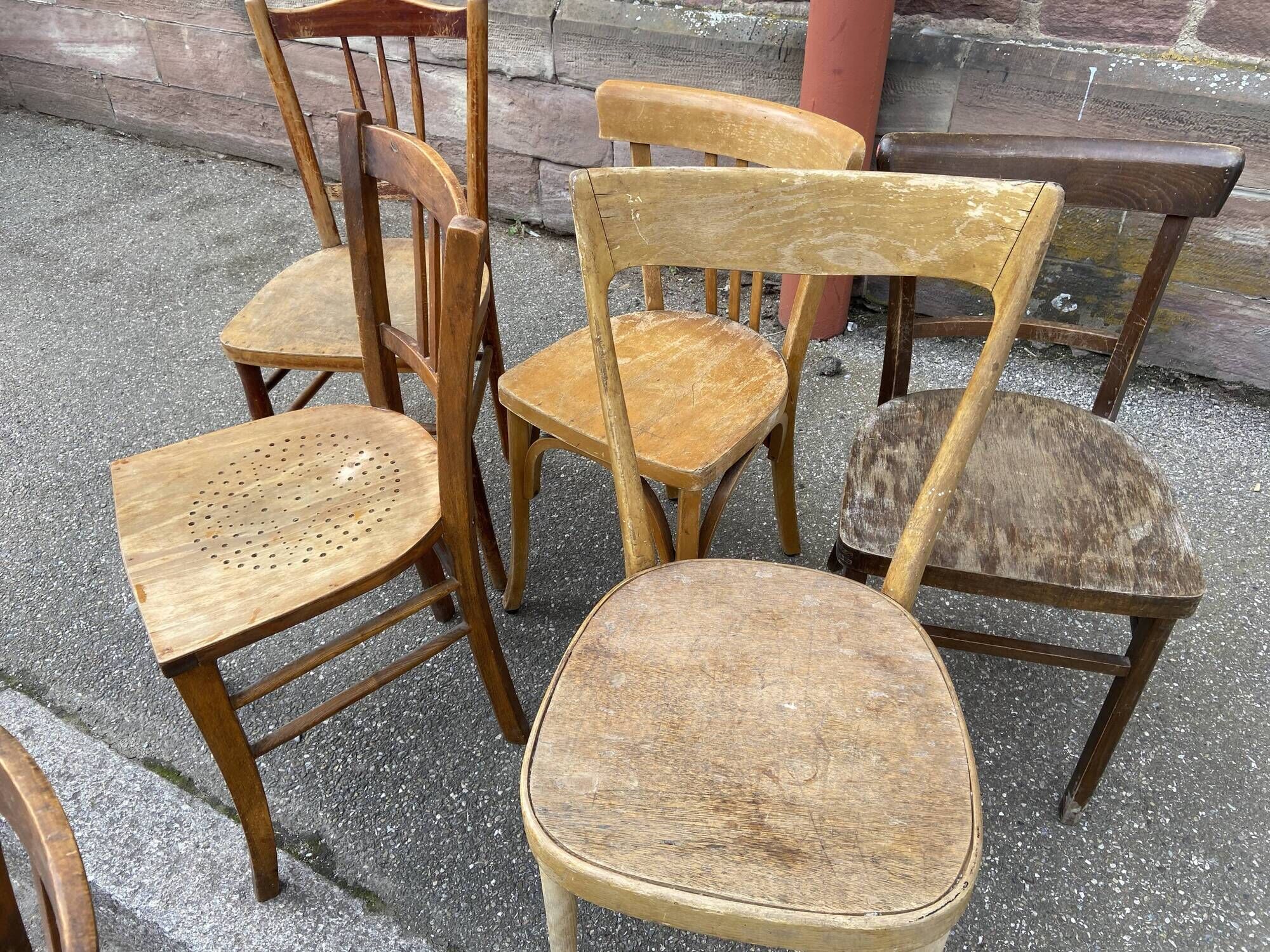 Lot of 6 chairs mismatched curved wood bistro