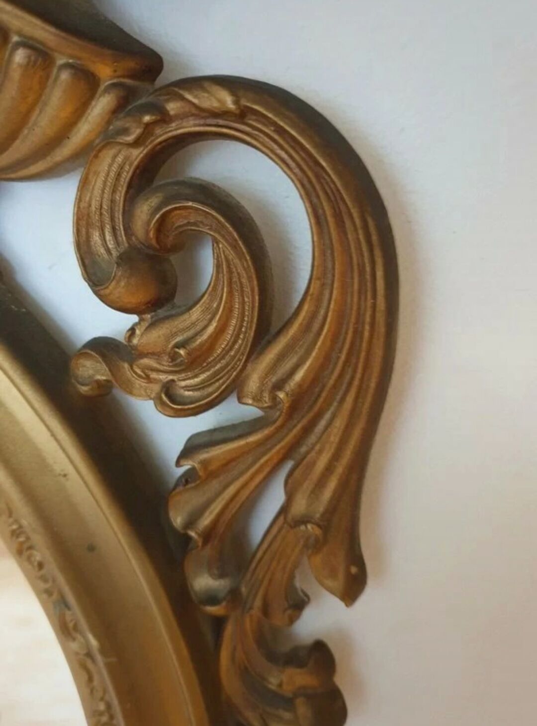 Italian mirror Louis XVI style in gold resin