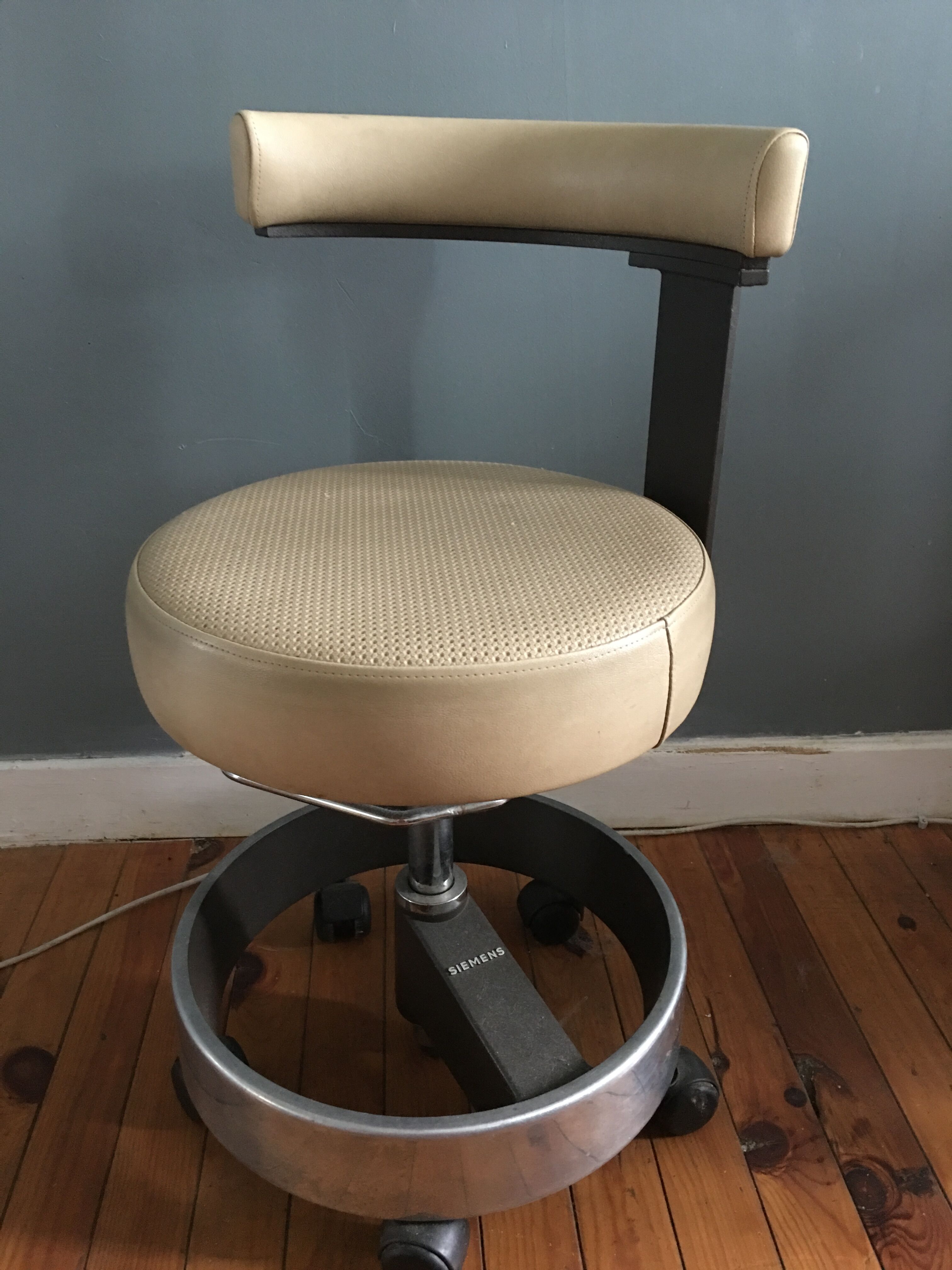 Siemens dentist stool