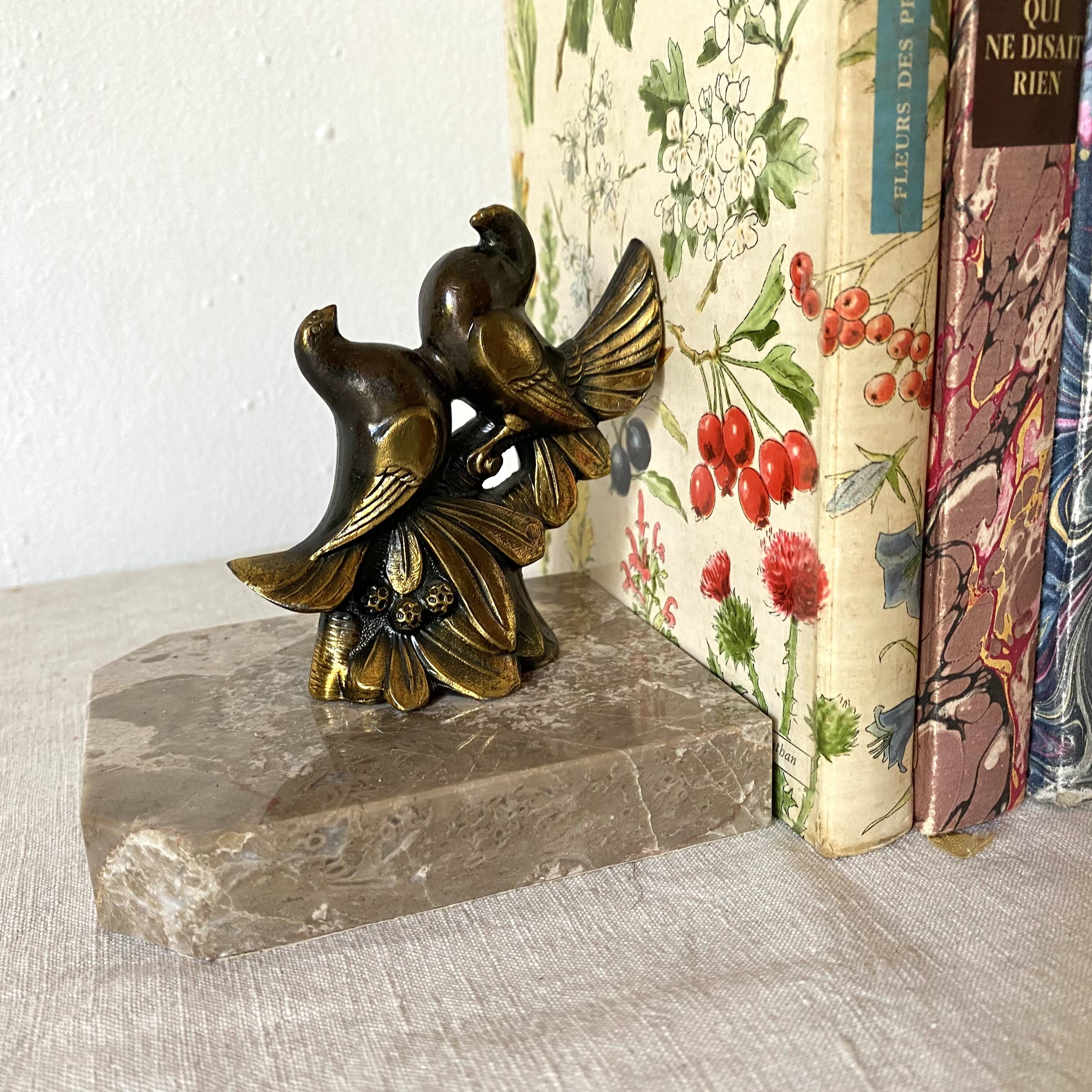 Pair of pigeon bookends